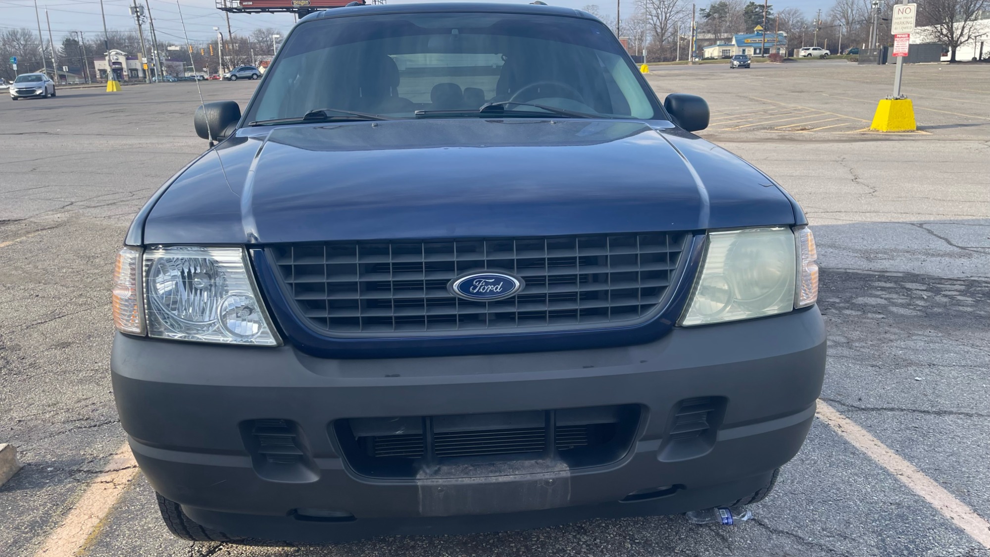 photo of 2004 Ford Explorer XLS 4.0L 2WD/CREDIT ACCEPTANCE