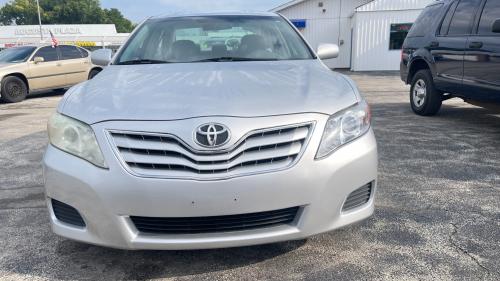 2010 Toyota Camry Camry-Grade 6-Spd AT / CREDIT ACCEPTANCE