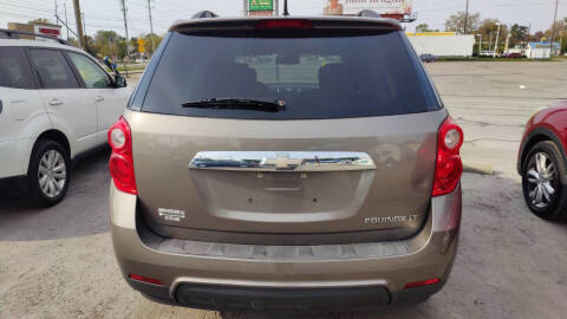 2011 GOLD /BLACK Chevrolet Equinox 1LT 2WD (2CNALDEC2B6) with an 2.4L L4 DOHC 16V engine, 6-Speed Automatic transmission, located at 2710A Westlane Rd., Indianapolis, IN, 46268, (317) 291-2000, 39.885670, -86.208160 - Photo#4