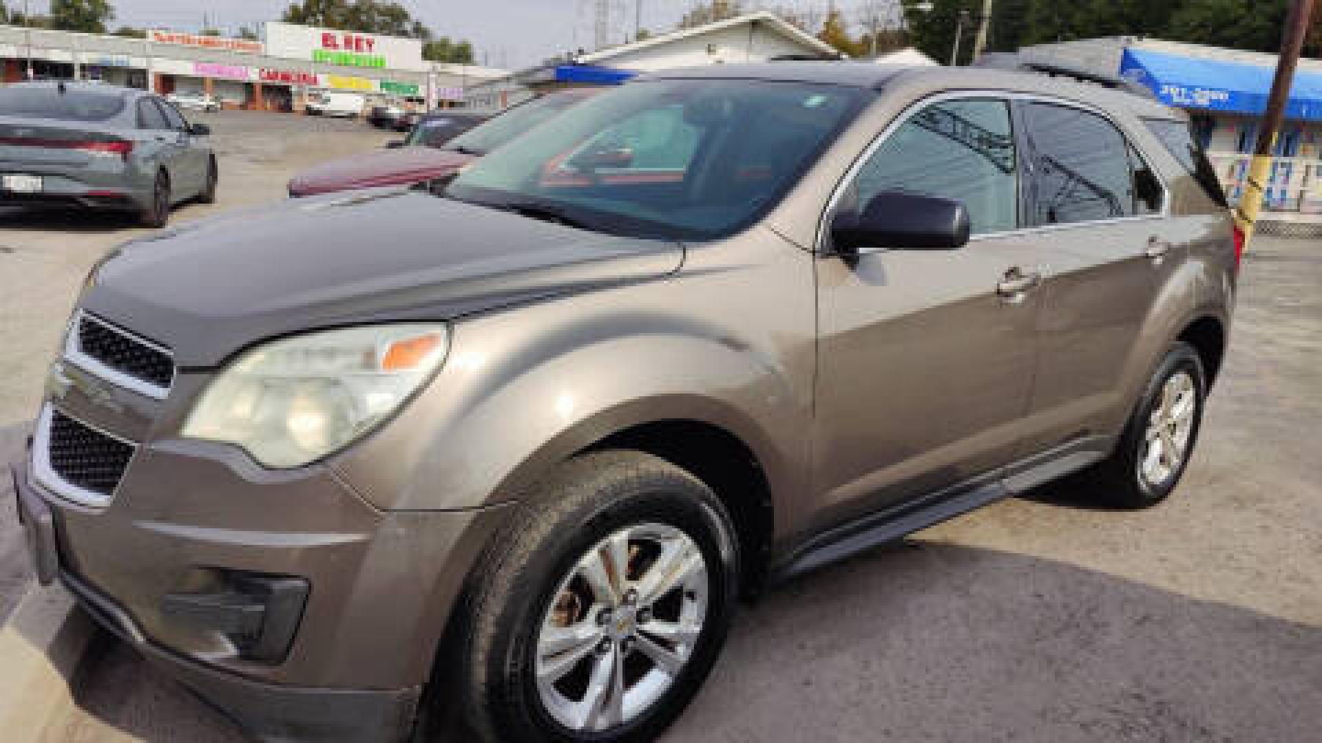 2011 GOLD /BLACK Chevrolet Equinox 1LT 2WD (2CNALDEC2B6) with an 2.4L L4 DOHC 16V engine, 6-Speed Automatic transmission, located at 2710A Westlane Rd., Indianapolis, IN, 46268, (317) 291-2000, 39.885670, -86.208160 - Photo#0