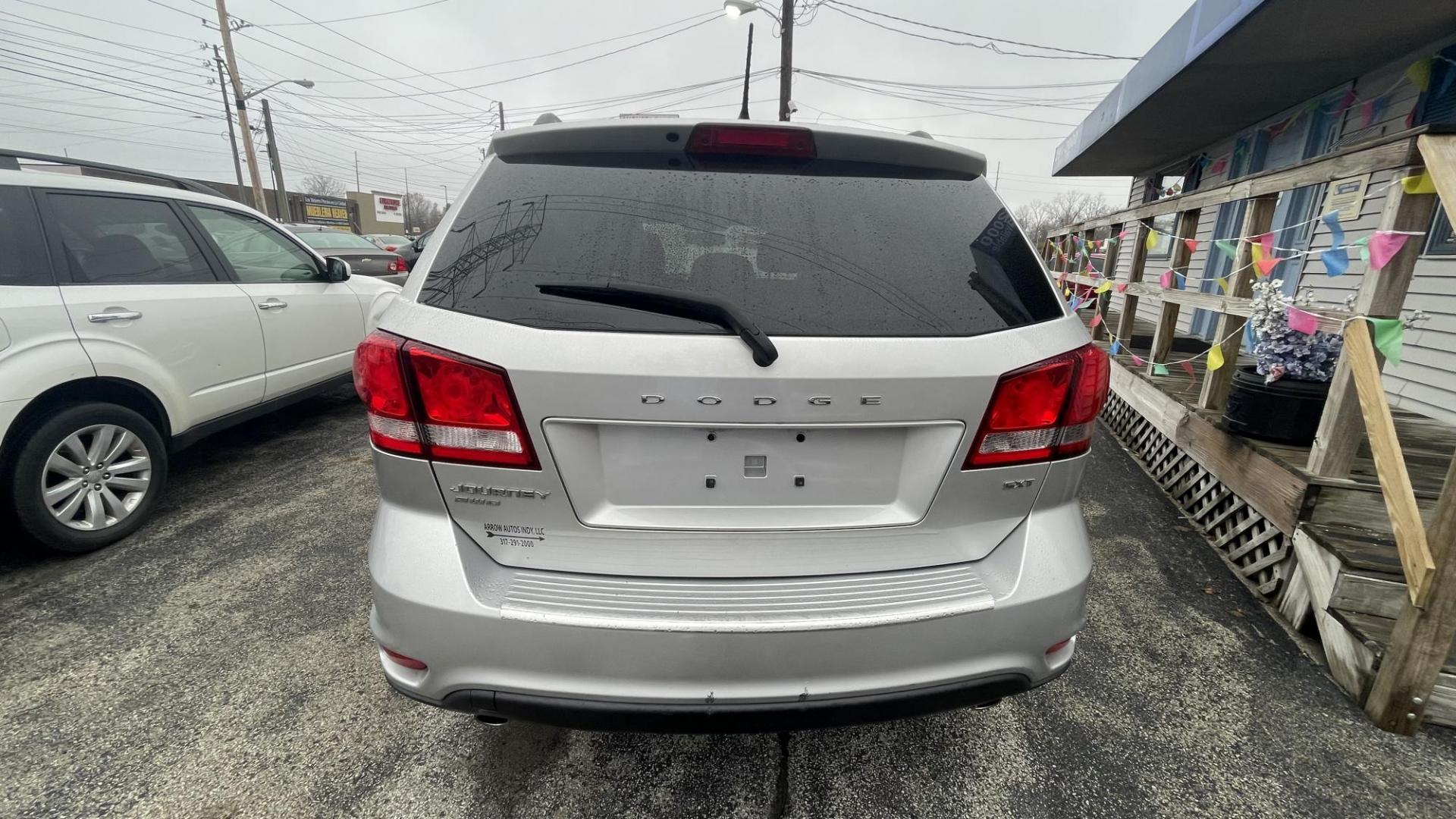 2013 Silver /BLACK Dodge Journey SXT AWD (3C4PDDBG5DT) with an 3.6L V6 DOHC 24V engine, 6-Speed Automatic transmission, located at 2710A Westlane Rd., Indianapolis, IN, 46268, (317) 291-2000, 39.885670, -86.208160 - Photo#5