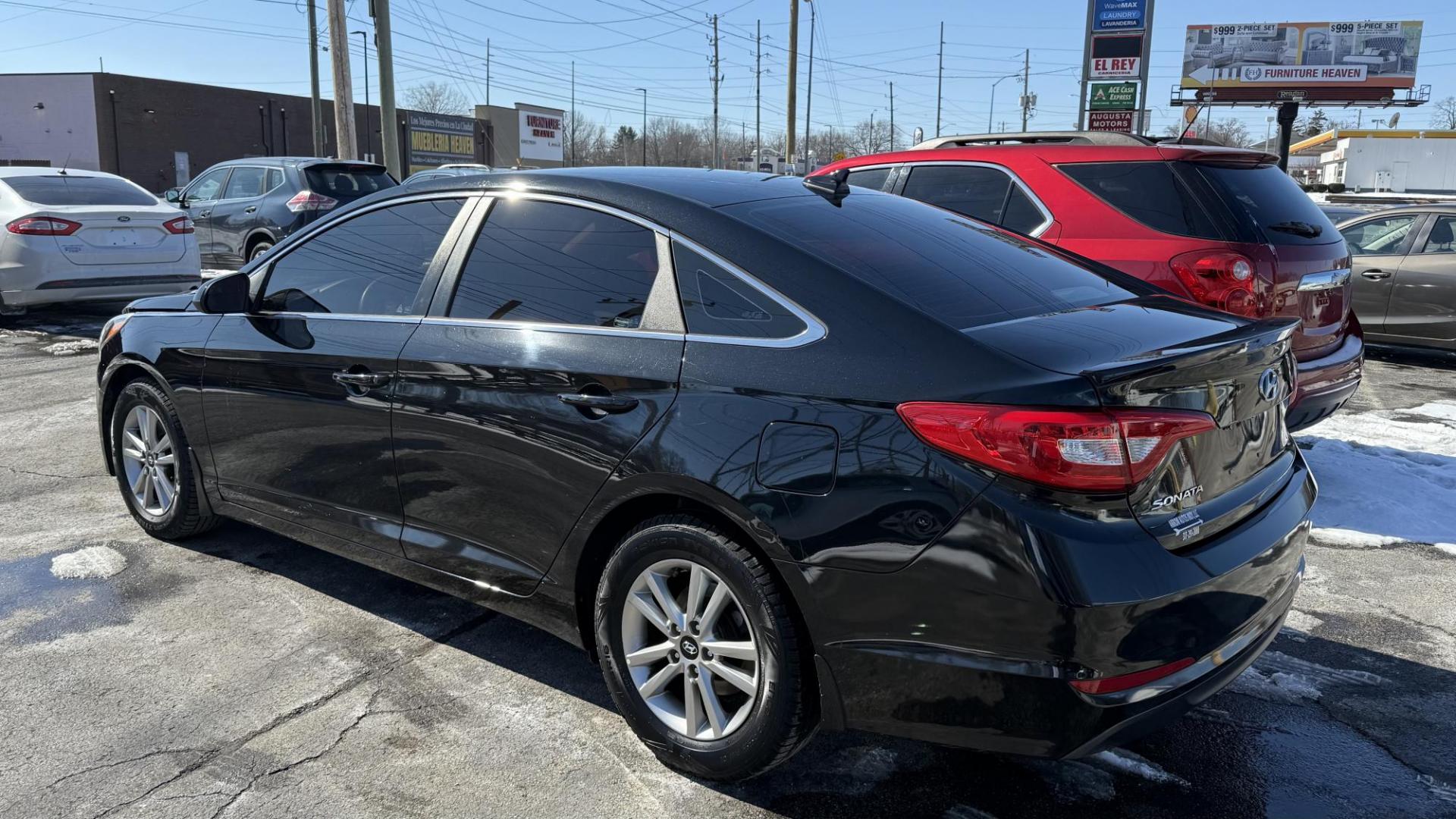 2017 BLACK /BEIGE Hyundai Sonata SE (5NPE24AF1HH) with an 2.4L L4 DOHC 16V engine, 7A transmission, located at 2710A Westlane Rd., Indianapolis, IN, 46268, (317) 291-2000, 39.885670, -86.208160 - Photo#3