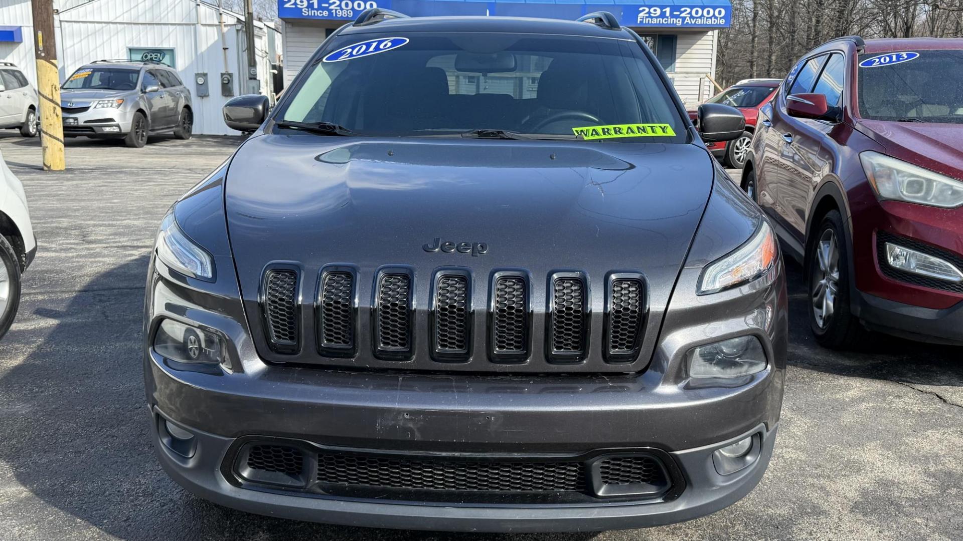 2016 DARK GRAY /GRAY Jeep Cherokee Latitude FWD (1C4PJLCS1GW) with an 3.2L V6 DOHC 24V engine, 9A transmission, located at 2710A Westlane Rd., Indianapolis, IN, 46268, (317) 291-2000, 39.885670, -86.208160 - Photo#2