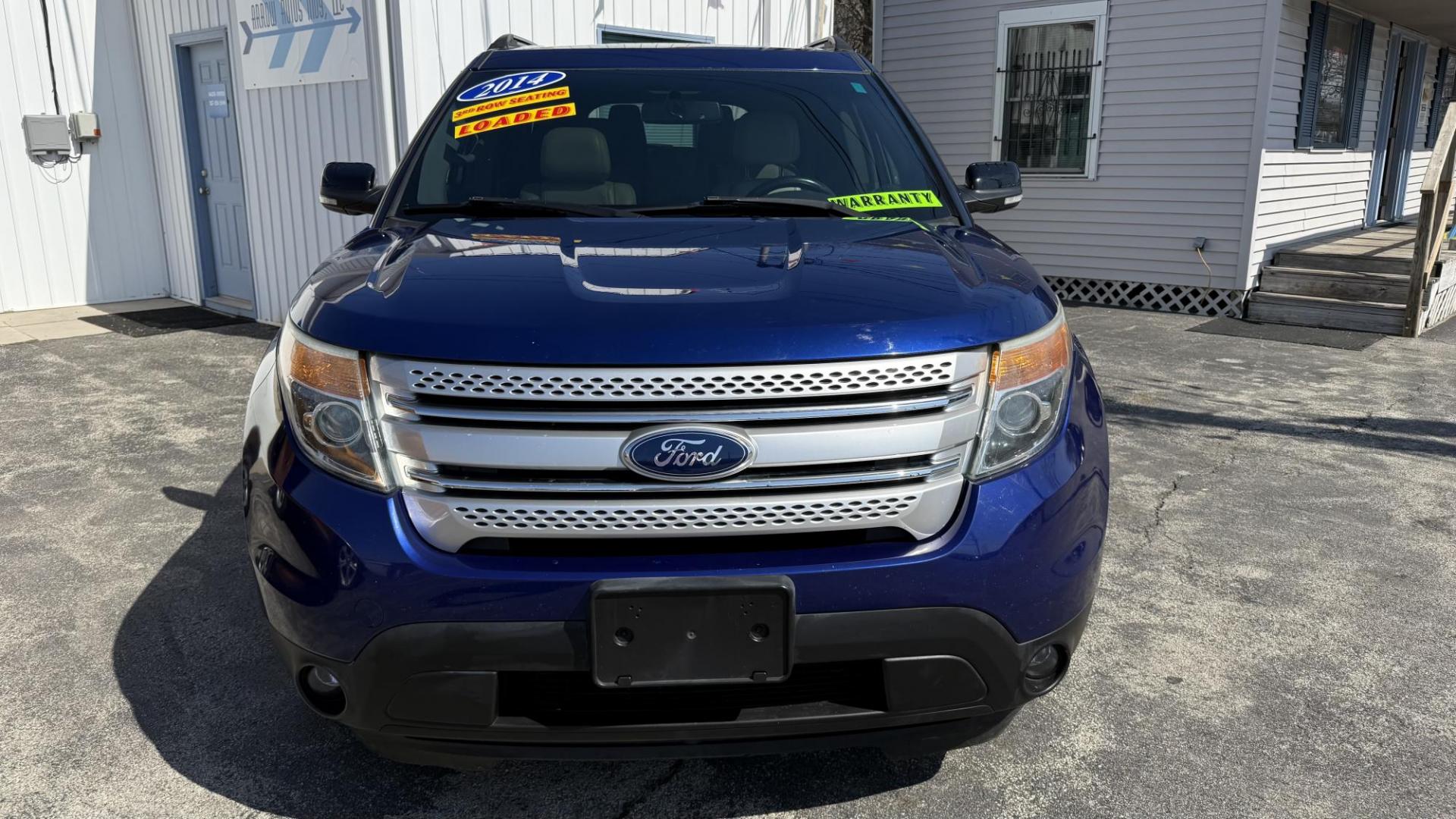 2014 BLUE /BEIGE Ford Explorer XLT FWD (1FM5K7D81EG) with an 3.5L V6 DOHC 24V engine, 6-Speed Automatic transmission, located at 2710A Westlane Rd., Indianapolis, IN, 46268, (317) 291-2000, 39.885670, -86.208160 - Photo#2