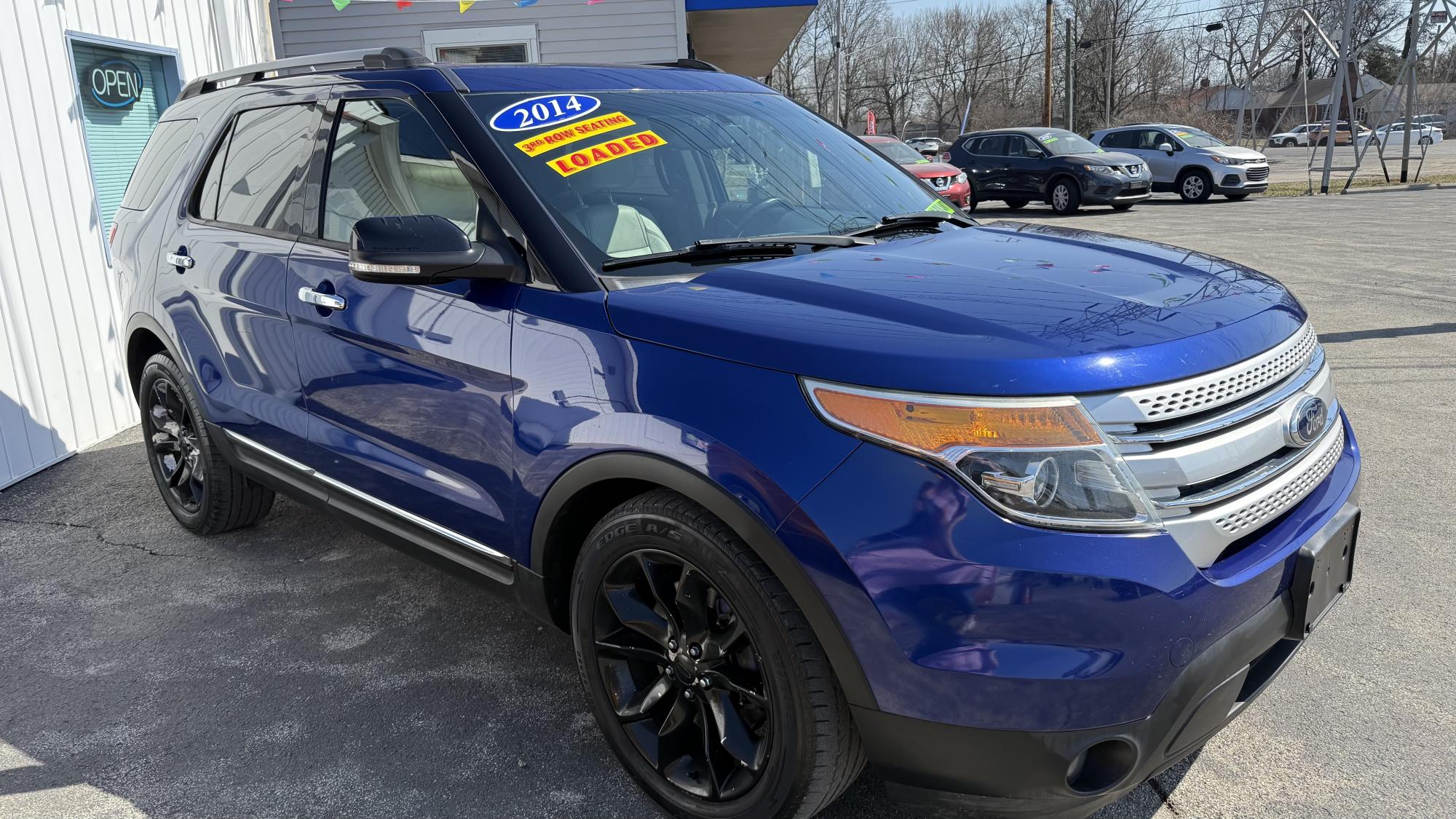 photo of 2014 Ford Explorer XLT FWD / OUTSIDE FINANCE / WARRANTY, GAP, ROADSIDE ASSISTANCE AVAILABLE