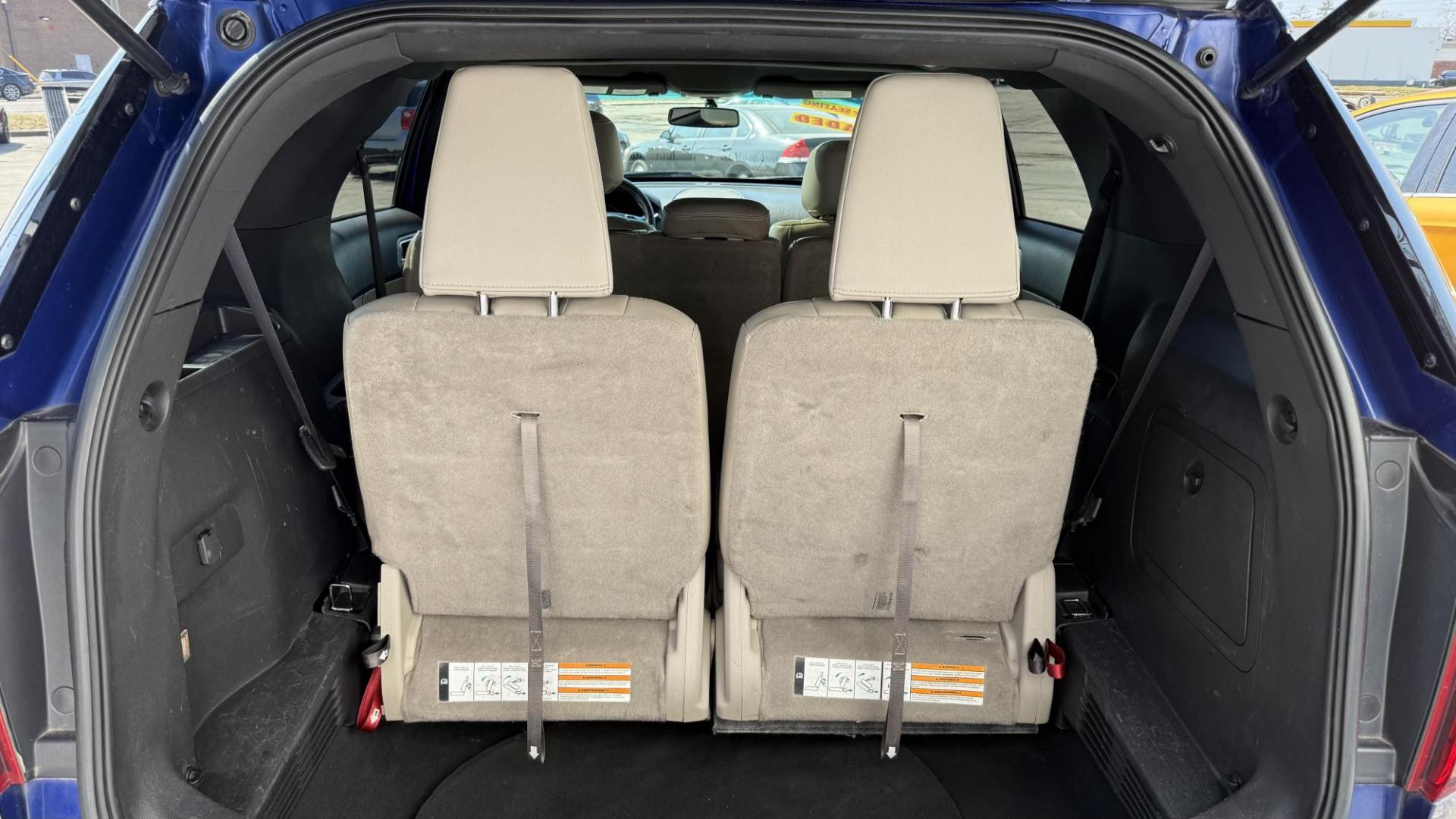 2014 BLUE /BEIGE Ford Explorer XLT FWD (1FM5K7D81EG) with an 3.5L V6 DOHC 24V engine, 6-Speed Automatic transmission, located at 2710A Westlane Rd., Indianapolis, IN, 46268, (317) 291-2000, 39.885670, -86.208160 - Photo#6