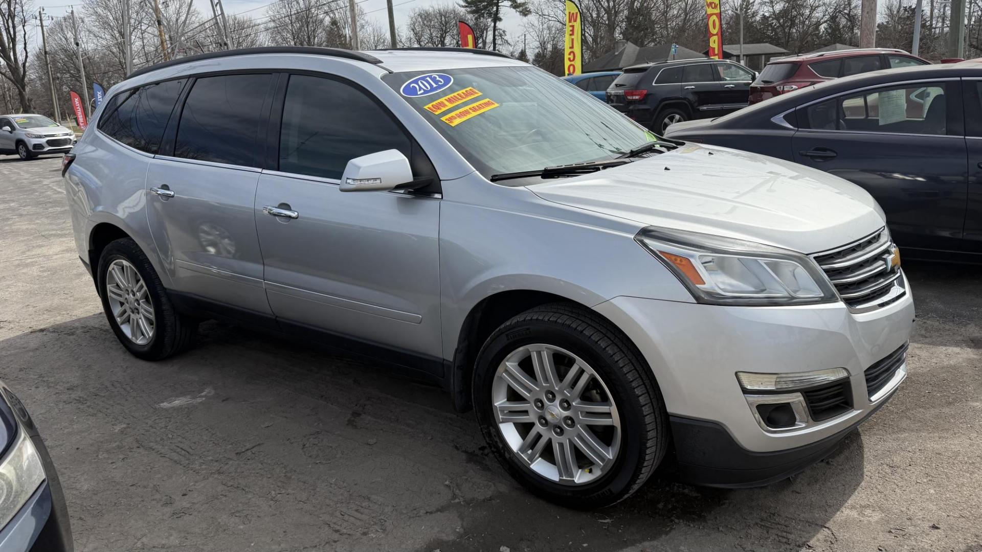 2013 Silver /GRAY Chevrolet Traverse 1LT FWD (1GNKRGKD1DJ) with an 3.6L V6 DOHC 24V engine, 6-Speed Automatic transmission, located at 2710A Westlane Rd., Indianapolis, IN, 46268, (317) 291-2000, 39.885670, -86.208160 - Photo#2