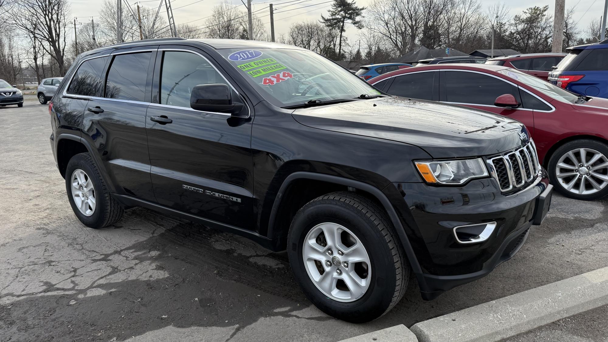 photo of 2017 Jeep Grand Cherokee Laredo 4WD / OUTSIDE FINANCE / WARRANTY, GAP, ROADSIDE ASSISTANCE AVAILABLE