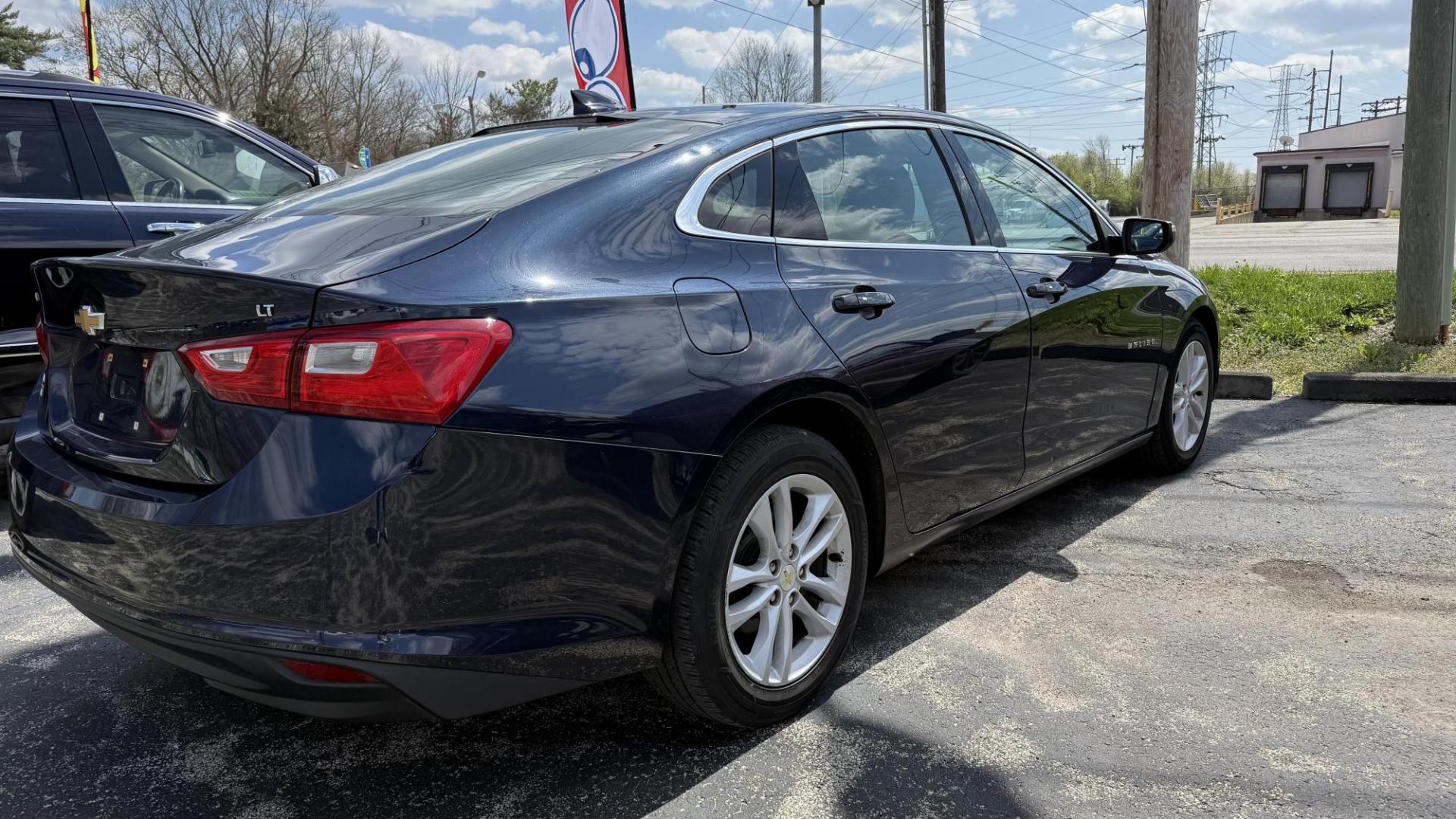 2016 BLUE /GRAY Chevrolet Malibu 1LT (1G1ZE5ST0GF) with an 1.5L L4 DOHC 16V engine, 6A transmission, located at 2710A Westlane Rd., Indianapolis, IN, 46268, (317) 291-2000, 39.885670, -86.208160 - Photo#4