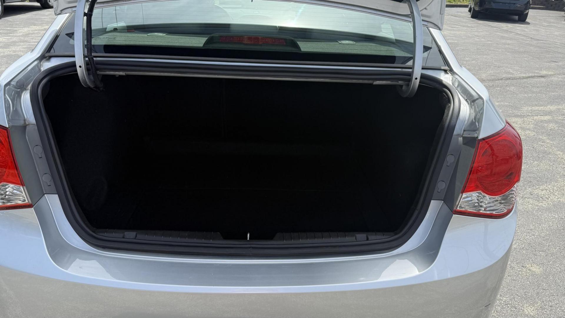 2011 Silver /BLACK Chevrolet Cruze 1FL (1G1PE5S95B7) with an 1.4L L4 DOHC 16V TURBO engine, 6-Speed Automatic transmission, located at 2710A Westlane Rd., Indianapolis, IN, 46268, (317) 291-2000, 39.885670, -86.208160 - Photo#7
