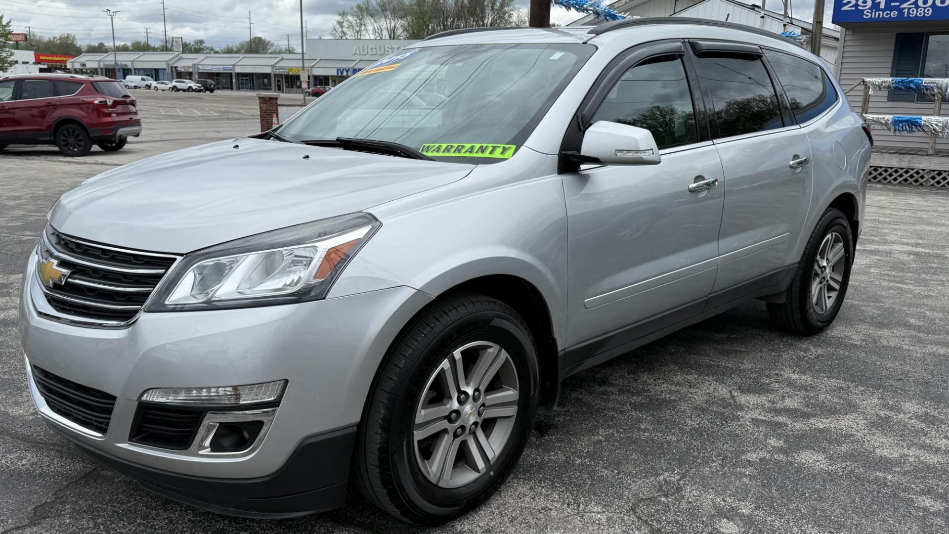 2015 Silver /GRAY Chevrolet Traverse 1LT AWD (1GNKVGKD3FJ) with an 3.6L V6 DOHC 24V engine, 6-Speed Automatic transmission, located at 2710A Westlane Rd., Indianapolis, IN, 46268, (317) 291-2000, 39.885670, -86.208160 - Photo#1