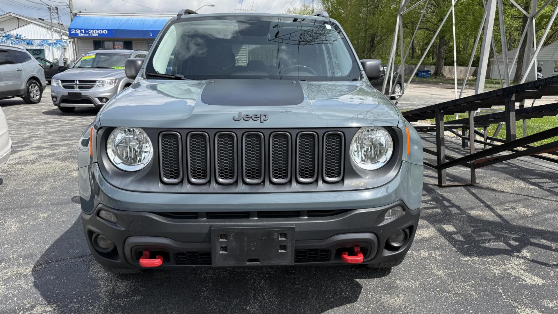 2015 GRAY /BLACK Jeep Renegade Trailhawk (ZACCJBCT1FP) with an 2.4L L4 engine, 9-Speed Automatic transmission, located at 2710A Westlane Rd., Indianapolis, IN, 46268, (317) 291-2000, 39.885670, -86.208160 - Photo#2