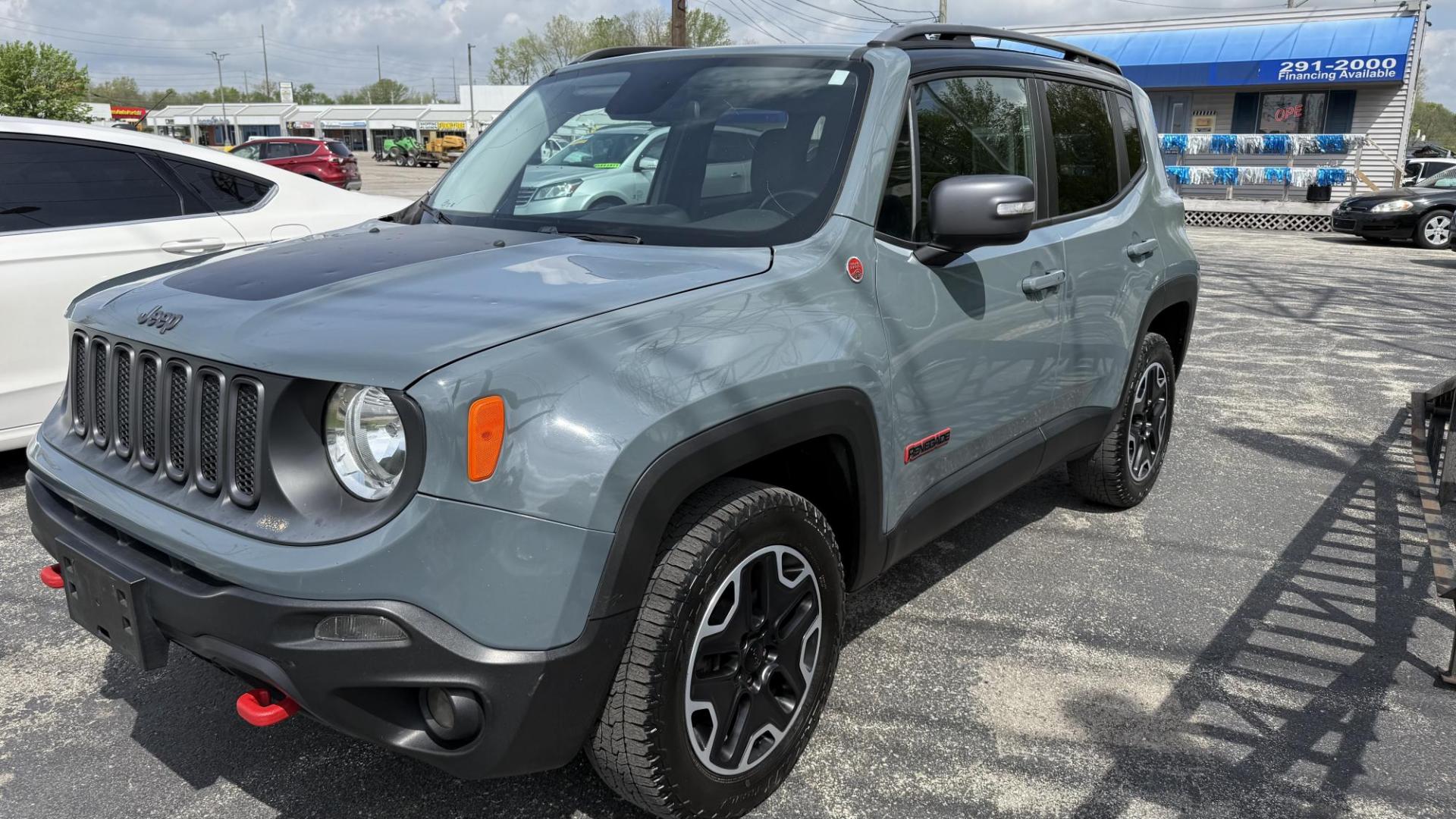 2015 GRAY /BLACK Jeep Renegade Trailhawk (ZACCJBCT1FP) with an 2.4L L4 engine, 9-Speed Automatic transmission, located at 2710A Westlane Rd., Indianapolis, IN, 46268, (317) 291-2000, 39.885670, -86.208160 - Photo#0