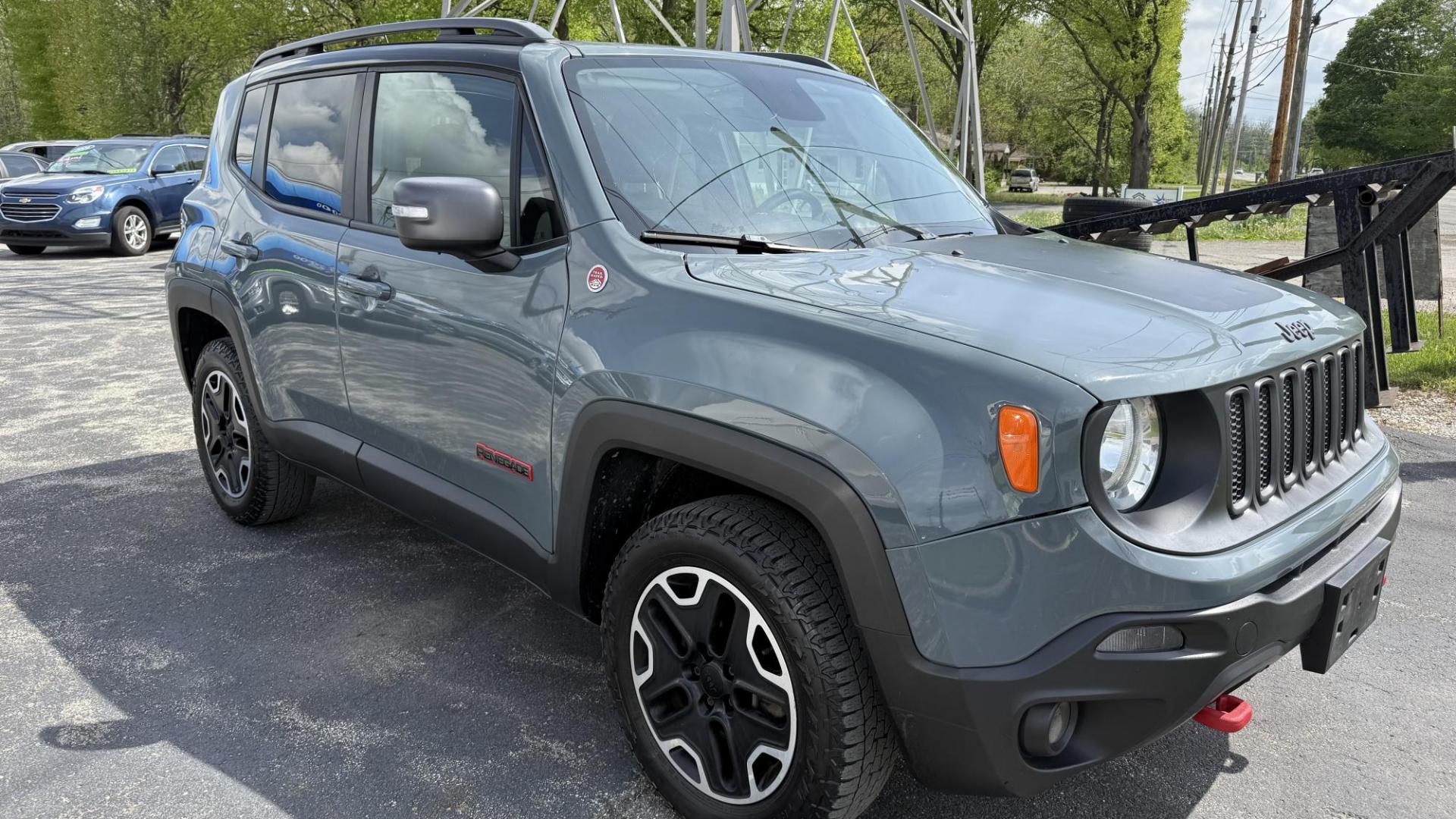 2015 GRAY /BLACK Jeep Renegade Trailhawk (ZACCJBCT1FP) with an 2.4L L4 engine, 9-Speed Automatic transmission, located at 2710A Westlane Rd., Indianapolis, IN, 46268, (317) 291-2000, 39.885670, -86.208160 - Photo#1