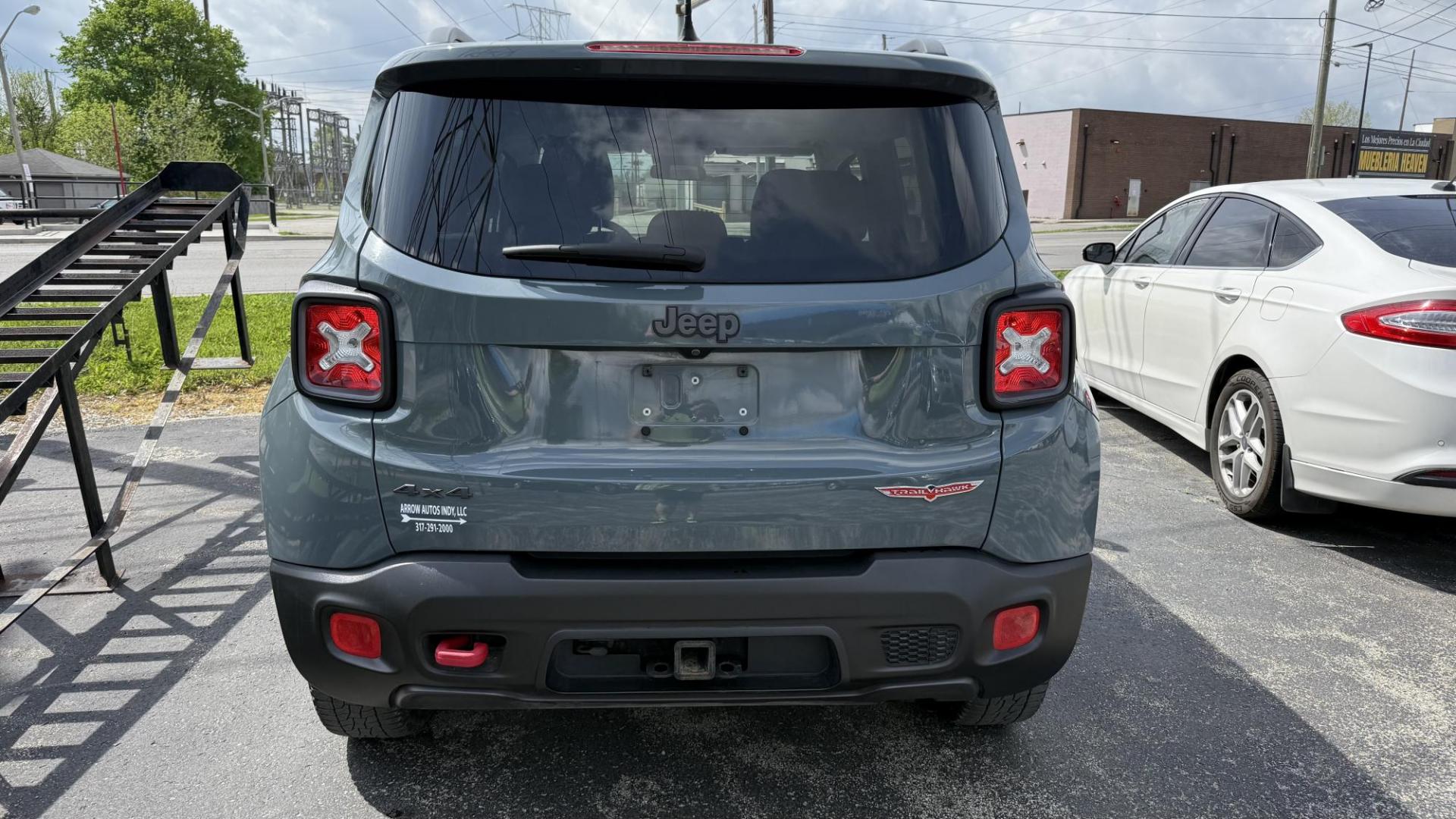 2015 GRAY /BLACK Jeep Renegade Trailhawk (ZACCJBCT1FP) with an 2.4L L4 engine, 9-Speed Automatic transmission, located at 2710A Westlane Rd., Indianapolis, IN, 46268, (317) 291-2000, 39.885670, -86.208160 - Photo#6