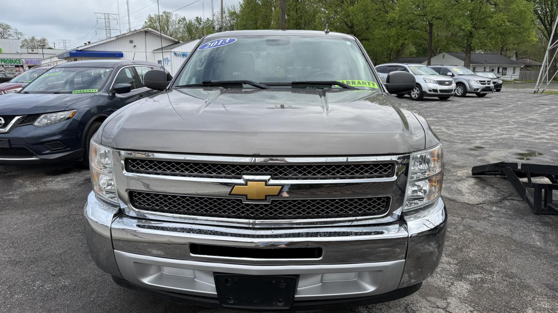 2013 GRAY /BEIGE Chevrolet Silverado 1500 LT Crew Cab 2WD (3GCPCSE07DG) with an 5.3L V8 OHV 16V FFV engine, 6-Speed Automatic transmission, located at 2710A Westlane Rd., Indianapolis, IN, 46268, (317) 291-2000, 39.885670, -86.208160 - Photo#2