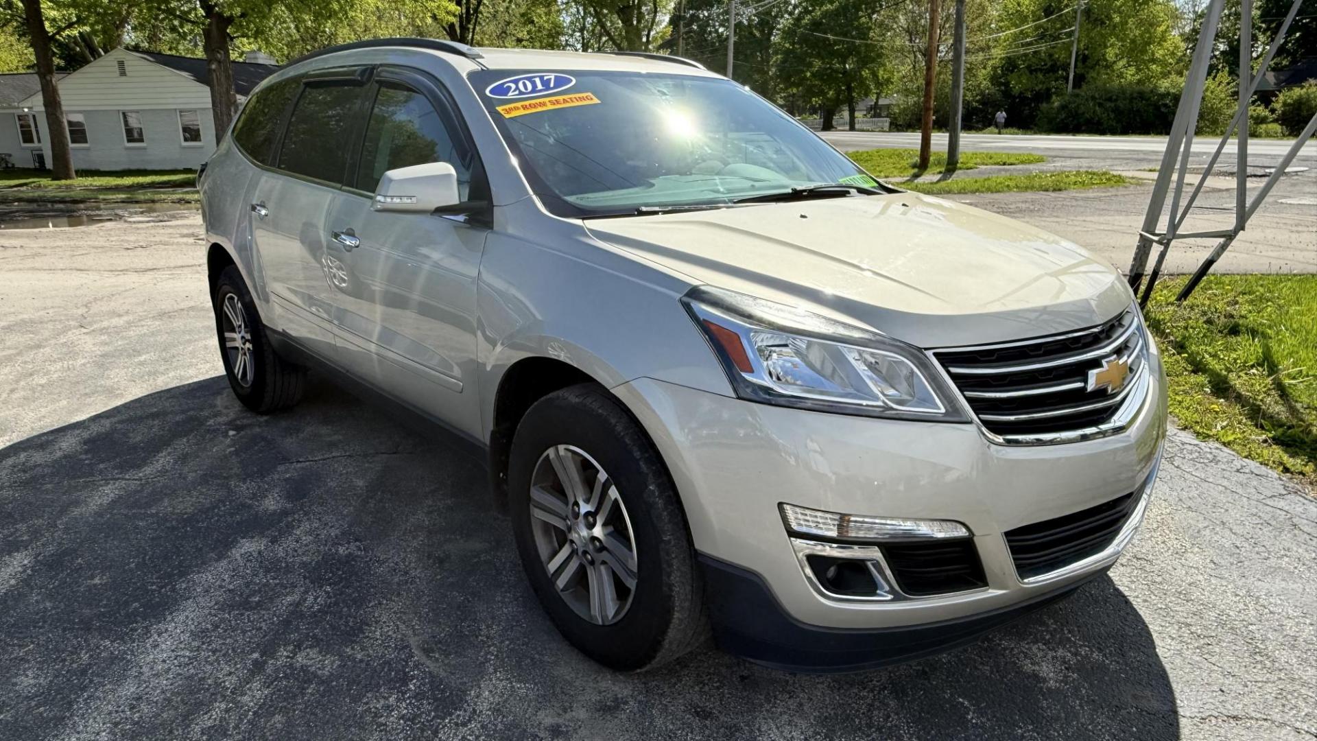 2017 GOLD /GRAY Chevrolet Traverse 1LT FWD (1GNKRGKD9HJ) with an 3.6L V6 DOHC 24V engine, 6A transmission, located at 2710A Westlane Rd., Indianapolis, IN, 46268, (317) 291-2000, 39.885670, -86.208160 - Photo#1