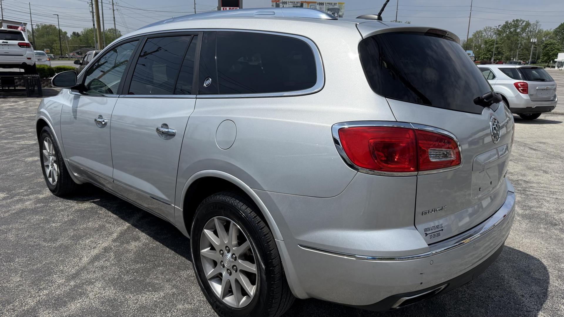 2016 Silver /GRAY Buick Enclave Convenience FWD (5GAKRAKD6GJ) with an 3.6L V6 DOHC 24V engine, 6A transmission, located at 2710A Westlane Rd., Indianapolis, IN, 46268, (317) 291-2000, 39.885670, -86.208160 - Photo#3