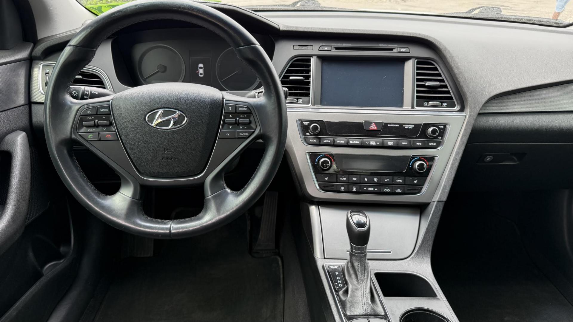 2016 WHITE /BLACK Hyundai Sonata Sport (5NPE34AF9GH) with an 2.4L L4 DOHC 16V engine, 6A transmission, located at 2710A Westlane Rd., Indianapolis, IN, 46268, (317) 291-2000, 39.885670, -86.208160 - Photo#6