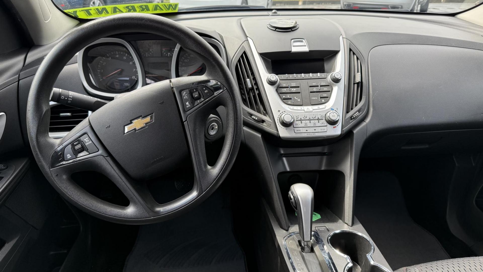2013 GRAY /BLACK Chevrolet Equinox LS 2WD (2GNALBEK2D6) with an 2.4L L4 DOHC 16V engine, 6-Speed Automatic transmission, located at 2710A Westlane Rd., Indianapolis, IN, 46268, (317) 291-2000, 39.885670, -86.208160 - Photo#7