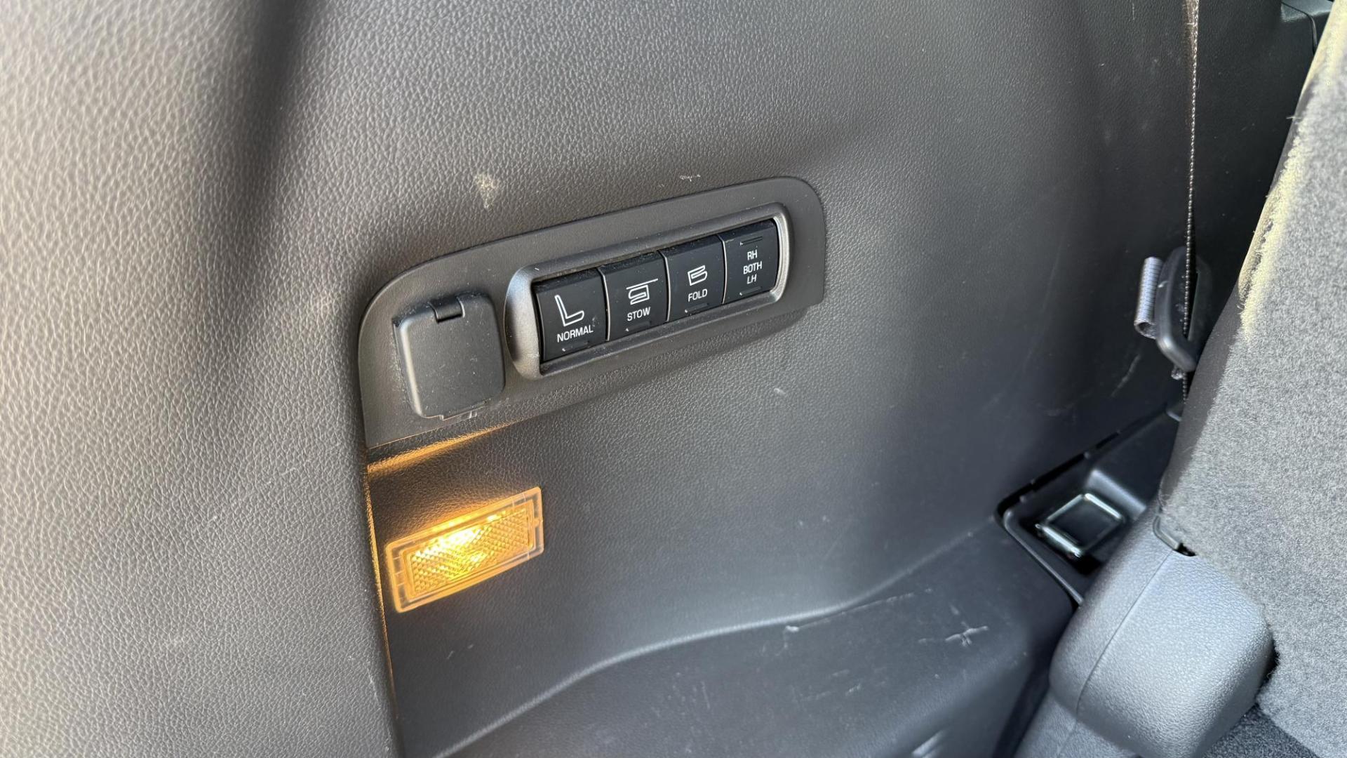 2015 BLACK /BLACK Ford Explorer Sport 4WD (1FM5K8GT3FG) with an 3.5L V6 DOHC 24V engine, 6-Speed Automatic transmission, located at 2710A Westlane Rd., Indianapolis, IN, 46268, (317) 291-2000, 39.885670, -86.208160 - Photo#7