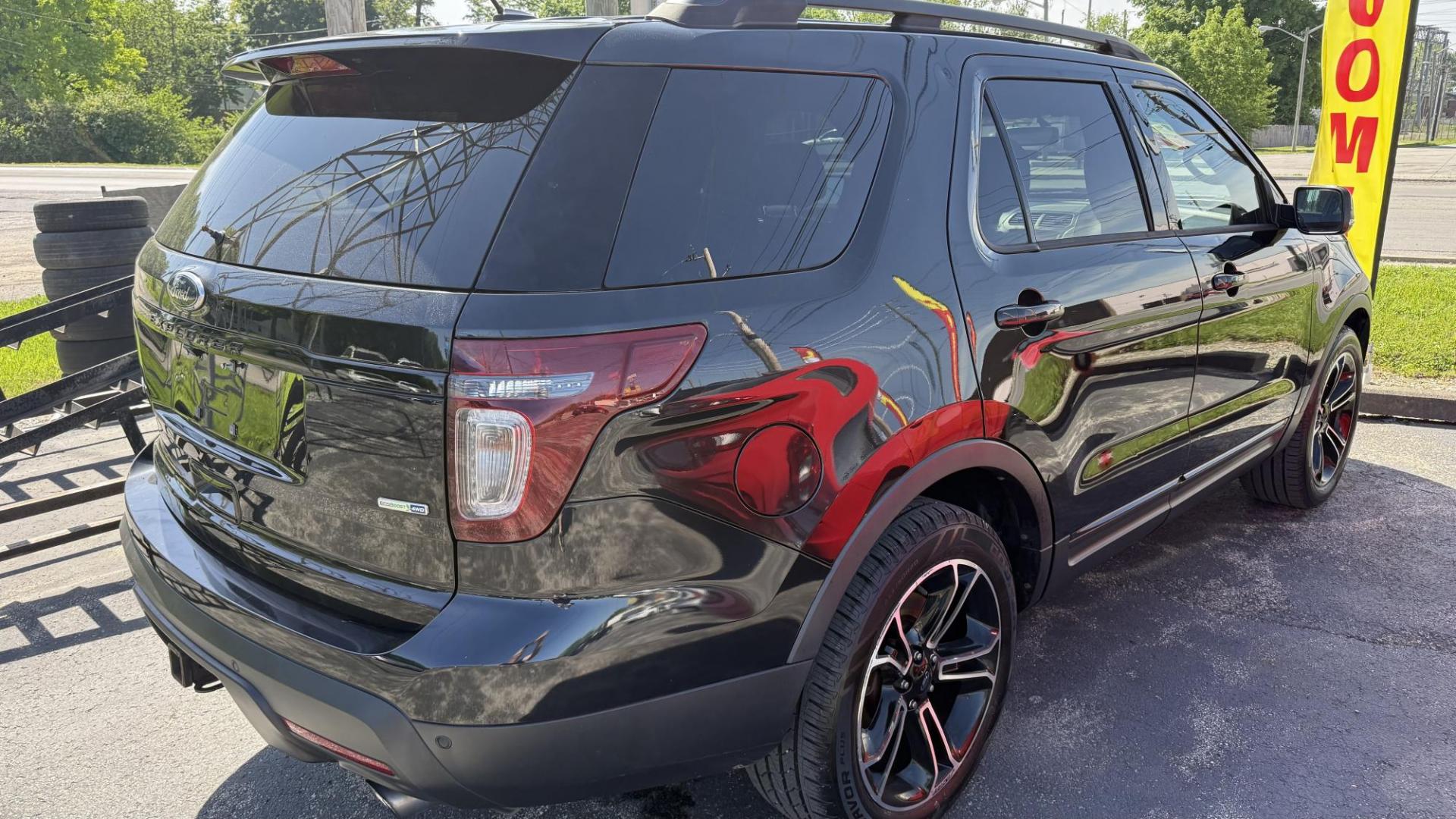 2015 BLACK /BLACK Ford Explorer Sport 4WD (1FM5K8GT3FG) with an 3.5L V6 DOHC 24V engine, 6-Speed Automatic transmission, located at 2710A Westlane Rd., Indianapolis, IN, 46268, (317) 291-2000, 39.885670, -86.208160 - Photo#4