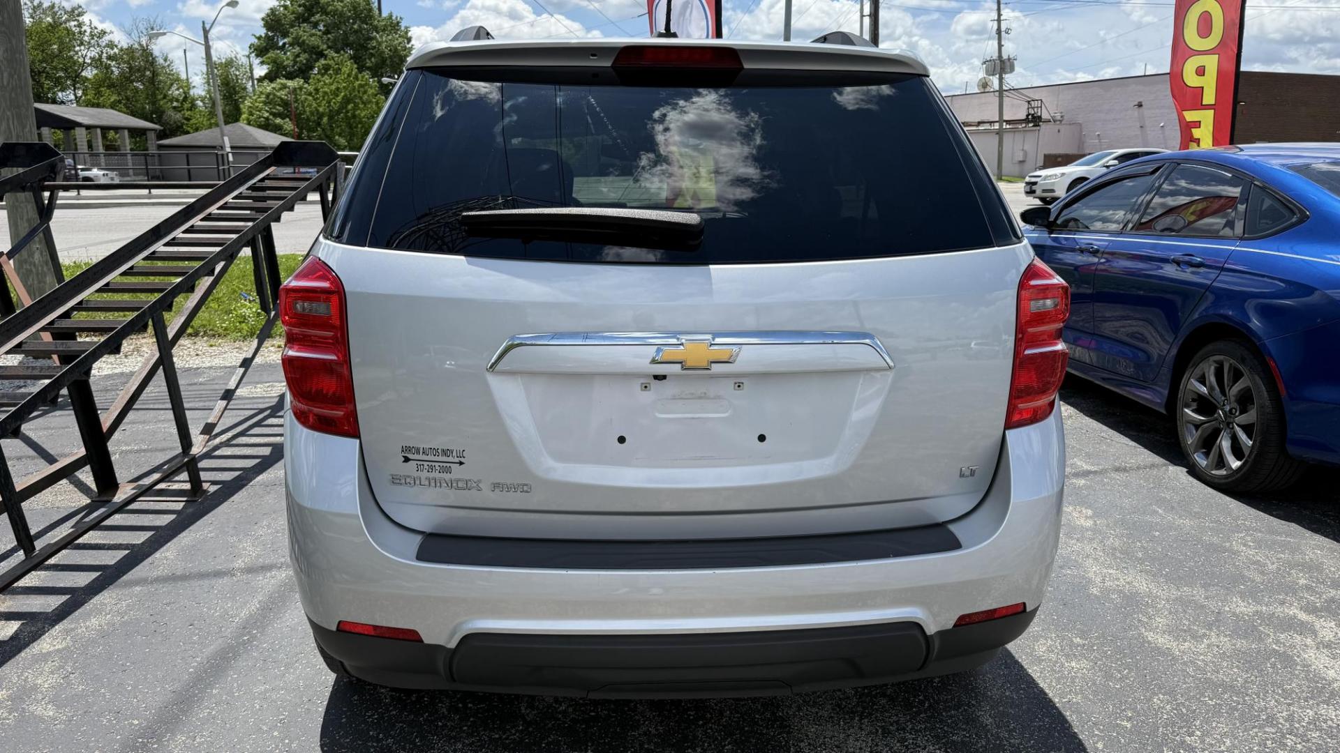 2017 Silver /BLACK Chevrolet Equinox LT AWD (2GNFLFEK9H6) with an 2.4L L4 DOHC 16V FFV engine, 6A transmission, located at 2710A Westlane Rd., Indianapolis, IN, 46268, (317) 291-2000, 39.885670, -86.208160 - Photo#3