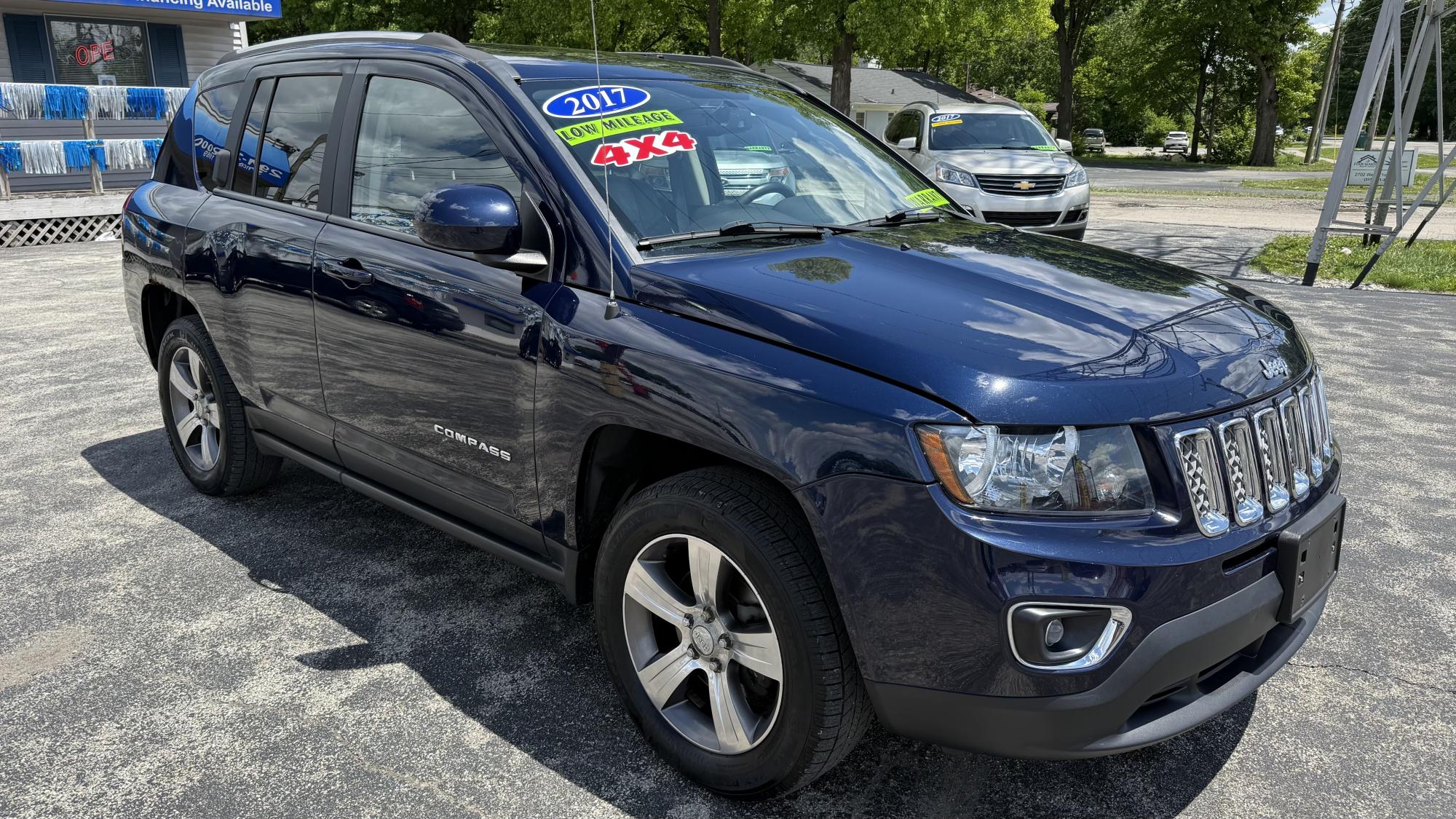 photo of 2017 Jeep Compass Latitude 4WD / OUTSIDE FINANCE / WARRANTY, GAP, ROADSIDE ASSISTANCE AVAILABLE