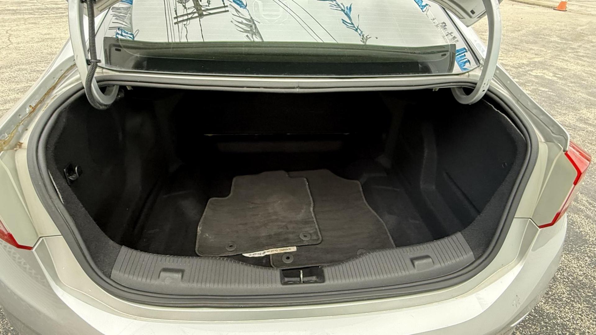2016 Silver /BLACK Chevrolet Cruze LS Auto (1G1BC5SM8G7) with an 1.4L L4 DOHC 16V TURBO engine, 6A transmission, located at 2710A Westlane Rd., Indianapolis, IN, 46268, (317) 291-2000, 39.885670, -86.208160 - Photo#7