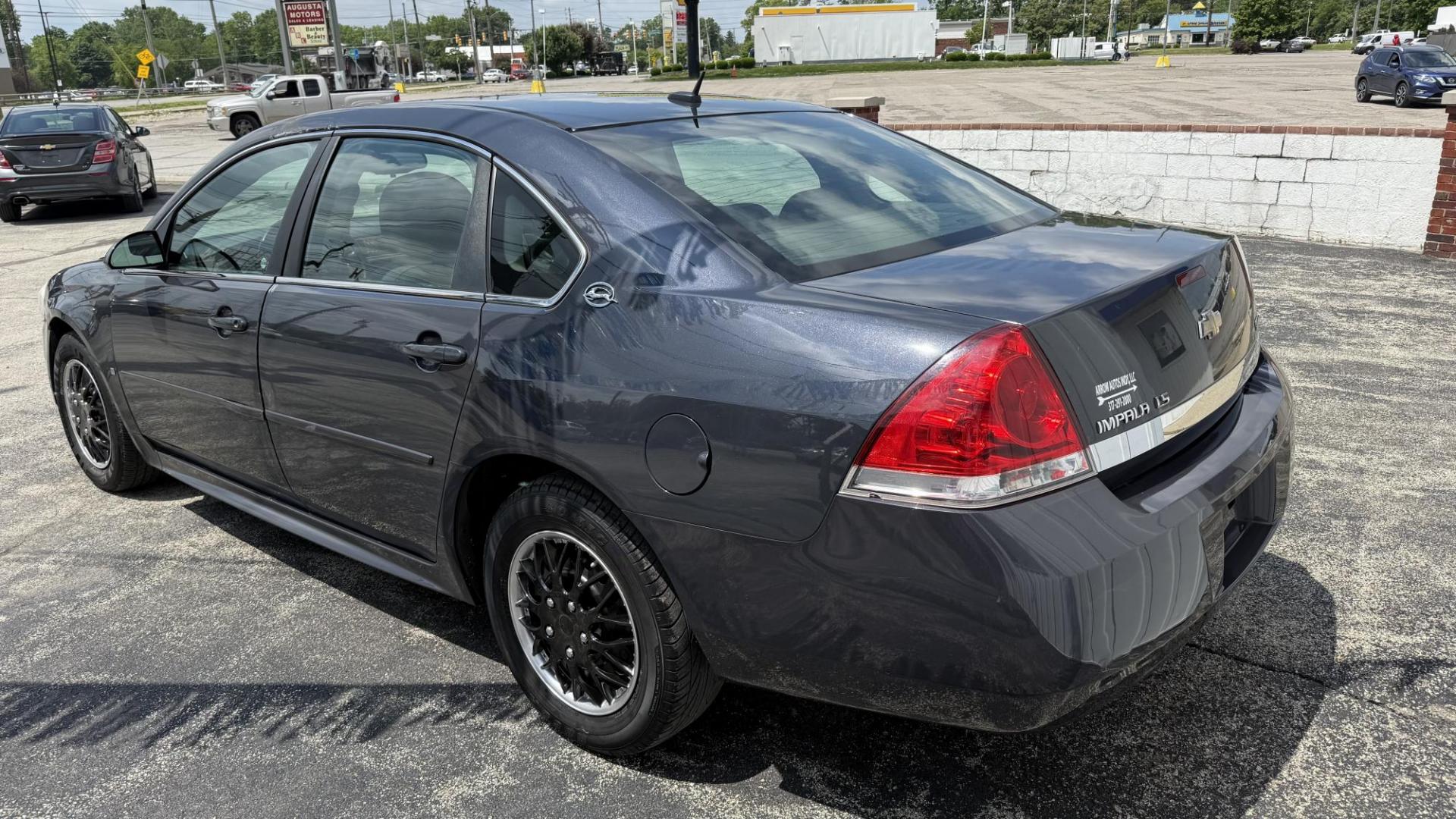 2009 BLUE /GRAY Chevrolet Impala LS (2G1WB57K791) with an 3.5L V6 OHV 16V FFV engine, 4-Speed Automatic transmission, located at 2710A Westlane Rd., Indianapolis, IN, 46268, (317) 291-2000, 39.885670, -86.208160 - Photo#3