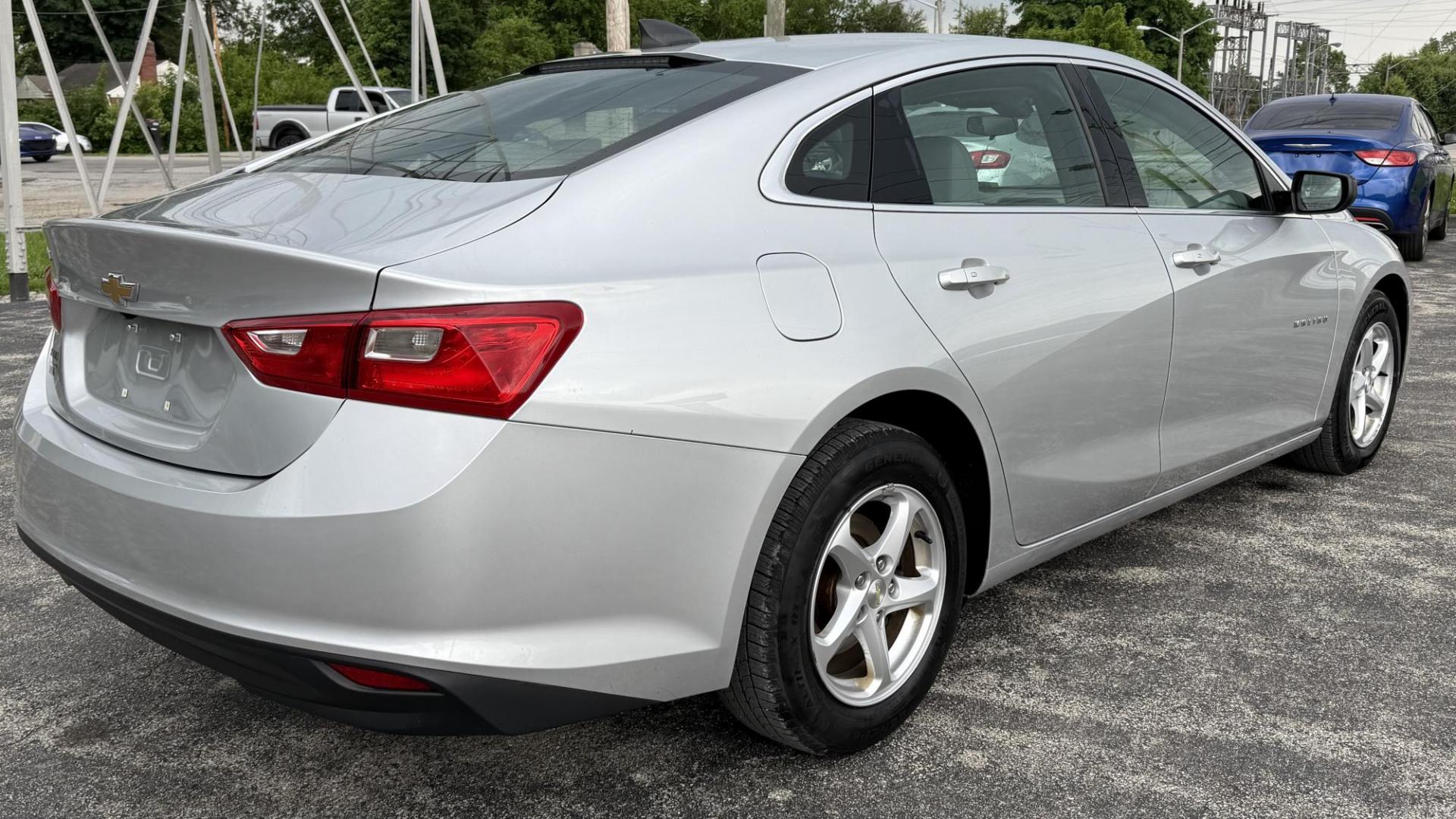 2017 Silver /GRAY Chevrolet Malibu LS (1G1ZB5ST5HF) with an 1.5L L4 DOHC 16V engine, 6A transmission, located at 2710A Westlane Rd., Indianapolis, IN, 46268, (317) 291-2000, 39.885670, -86.208160 - Photo#7