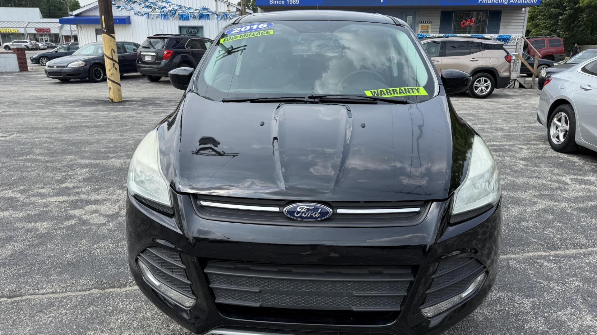2016 BLACK /GRAY Ford Escape SE FWD (1FMCU0G76GU) with an 2.5L L4 DOHC 16V engine, 6-Speed Automatic transmission, located at 2710A Westlane Rd., Indianapolis, IN, 46268, (317) 291-2000, 39.885670, -86.208160 - Photo#2
