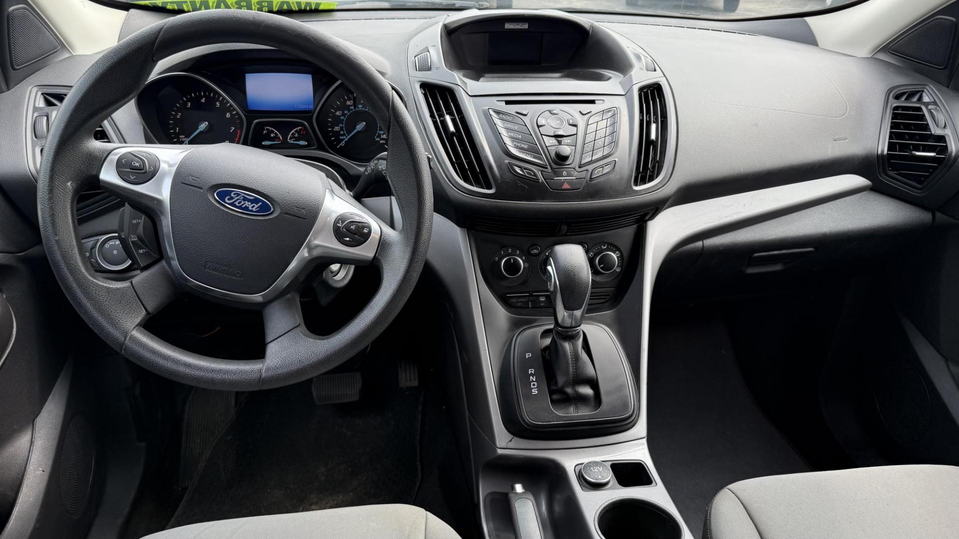 2016 BLACK /GRAY Ford Escape SE FWD (1FMCU0G76GU) with an 2.5L L4 DOHC 16V engine, 6-Speed Automatic transmission, located at 2710A Westlane Rd., Indianapolis, IN, 46268, (317) 291-2000, 39.885670, -86.208160 - Photo#6