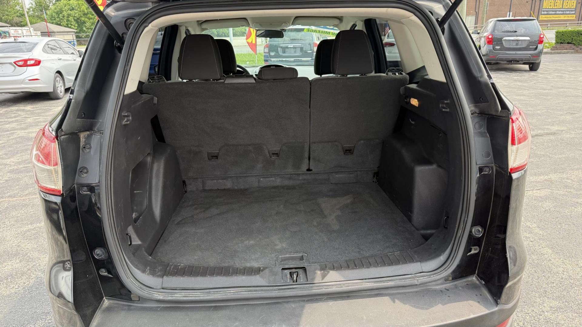 2016 BLACK /GRAY Ford Escape SE FWD (1FMCU0G76GU) with an 2.5L L4 DOHC 16V engine, 6-Speed Automatic transmission, located at 2710A Westlane Rd., Indianapolis, IN, 46268, (317) 291-2000, 39.885670, -86.208160 - Photo#7