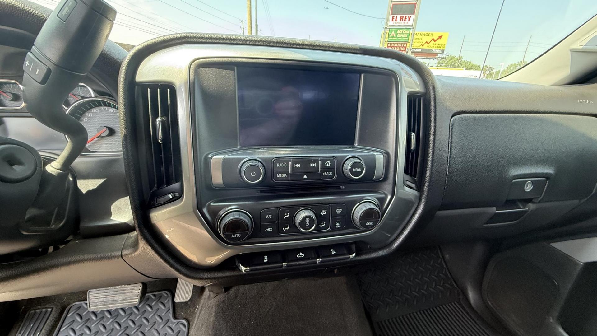 2015 GREEN /GRAY Chevrolet Silverado 1500 LT Crew Cab 4WD Z71 (3GCUKREC5FG) with an 5.3L V8 OHV 16V engine, 6-Speed Automatic transmission, located at 2710A Westlane Rd., Indianapolis, IN, 46268, (317) 291-2000, 39.885670, -86.208160 - Photo#10