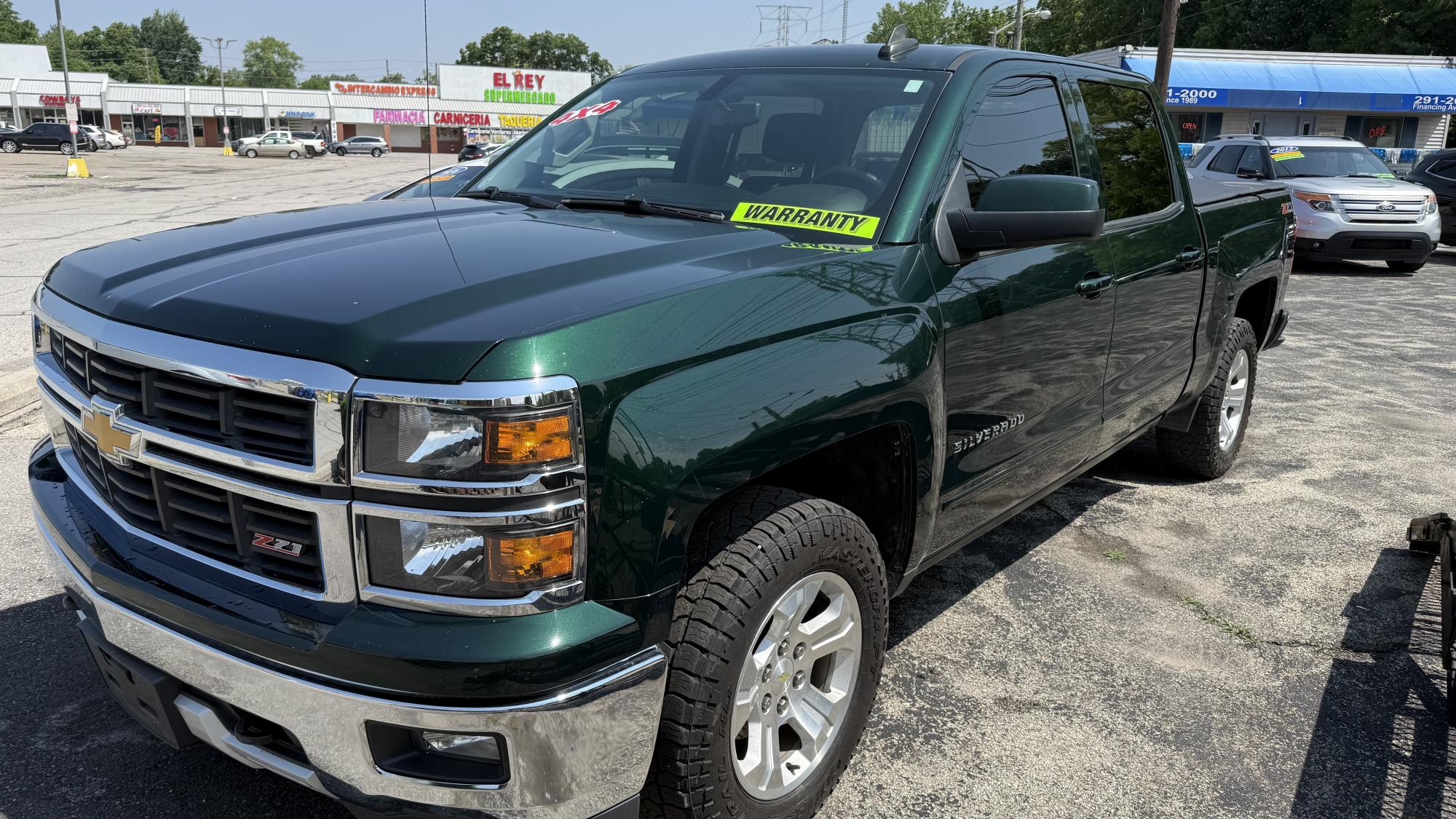 photo of 2015 Chevrolet Silverado 1500 LT  Z71 Crew Cab 4WD / OUTSIDE FINANCE / WARRANTY, GAP, ROADSIDE ASSISTANCE AVAILABLE