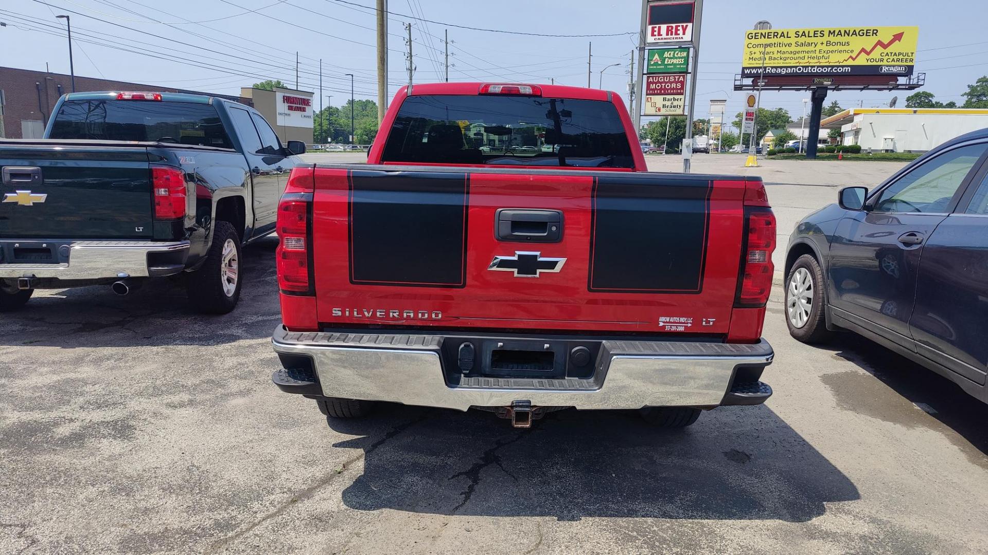 2015 RED /GRAY Chevrolet Silverado 1500 LT Crew Cab 4WD (3GCUKREC5FG) with an 5.3L V8 OHV 16V engine, 6-Speed Automatic transmission, located at 2710A Westlane Rd., Indianapolis, IN, 46268, (317) 291-2000, 39.885670, -86.208160 - Photo#3