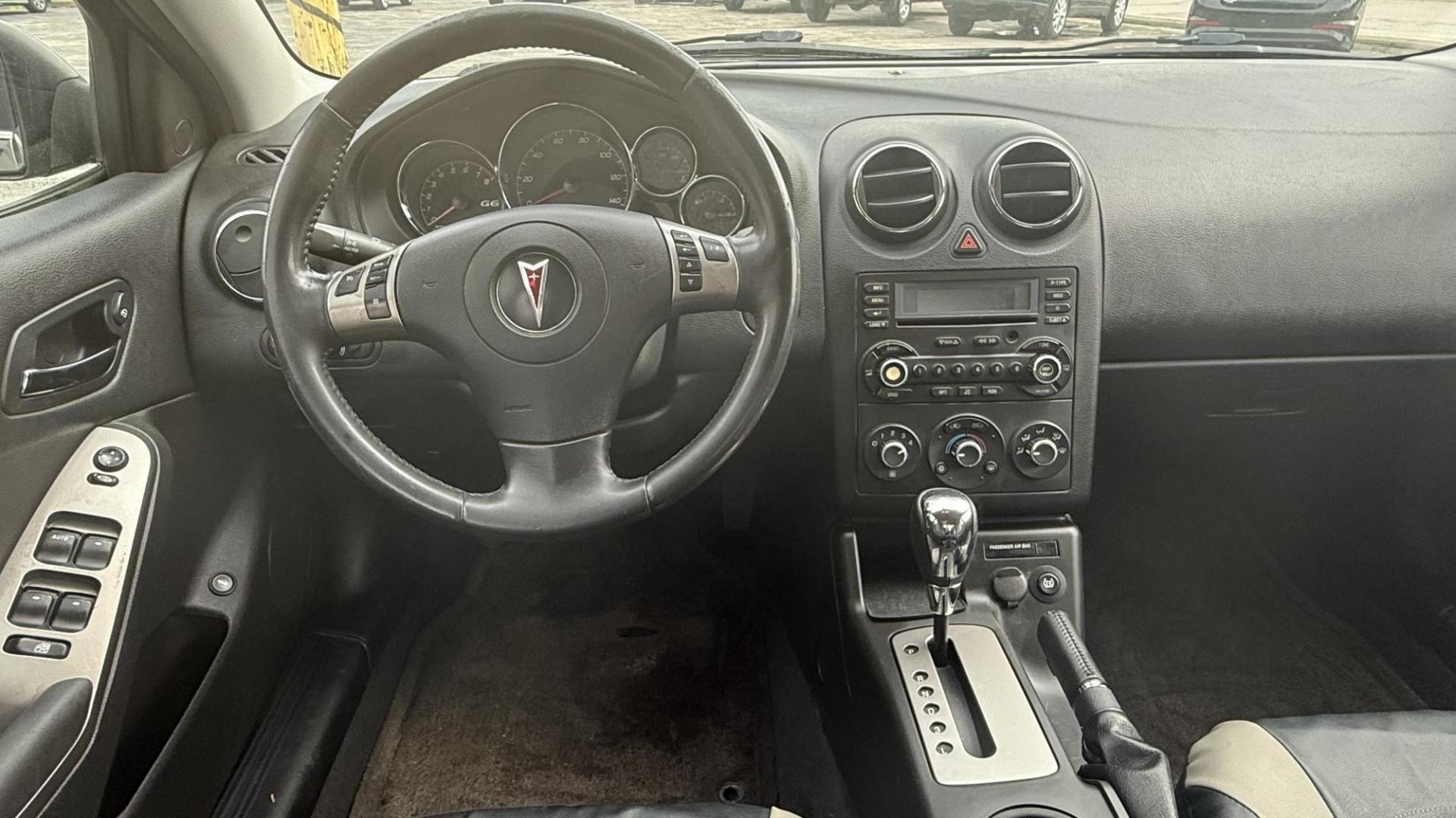 2009 BLACK /BLACK Pontiac G6 Sedan (1G2ZG57BX94) with an 2.4L L4 DOHC 16V engine, 4-Speed Automatic Overdrive transmission, located at 2710A Westlane Rd., Indianapolis, IN, 46268, (317) 291-2000, 39.885670, -86.208160 - Photo#8