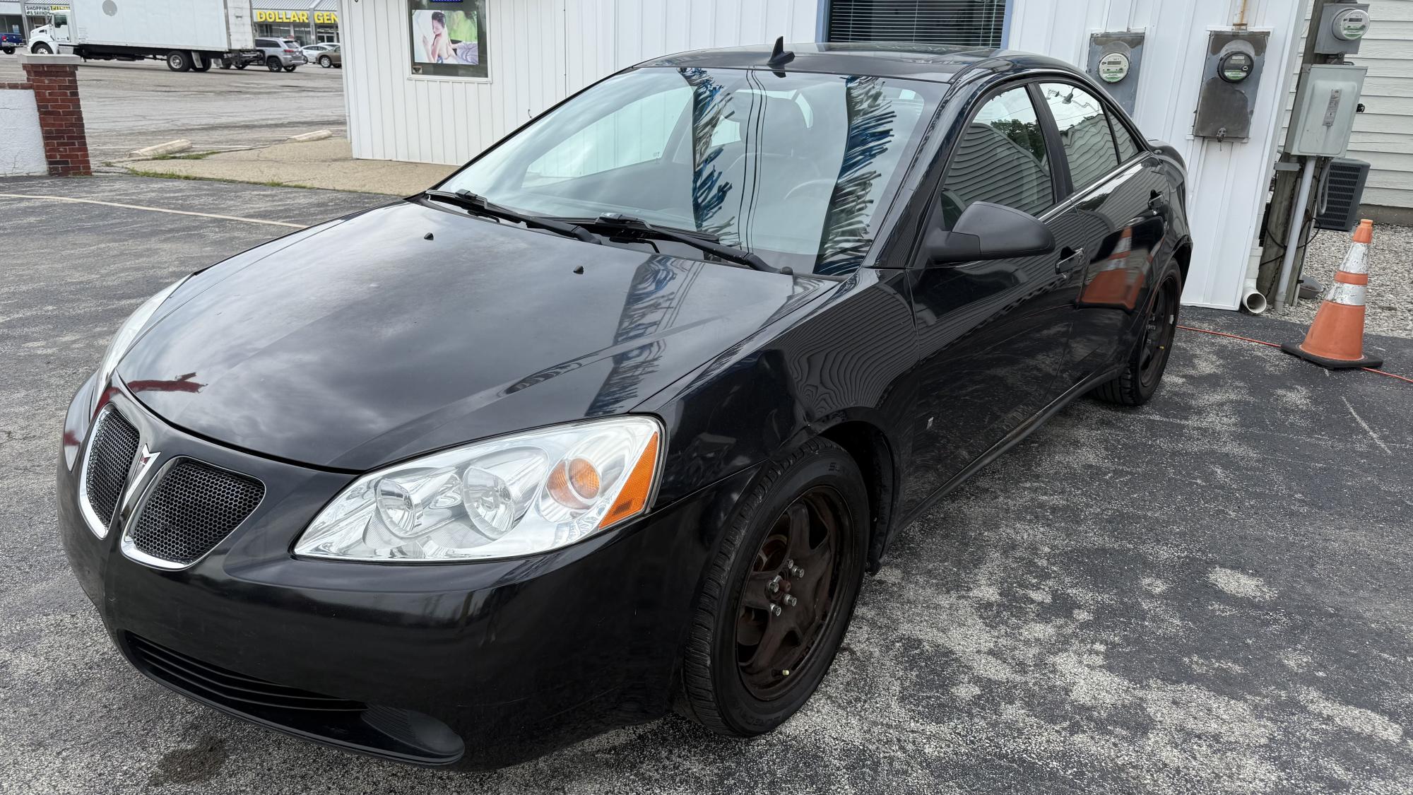 photo of 2009 Pontiac G6 Sedan / IN HOUSE / LEASE HERE PAY HERE / AS IS NO WARRANTY