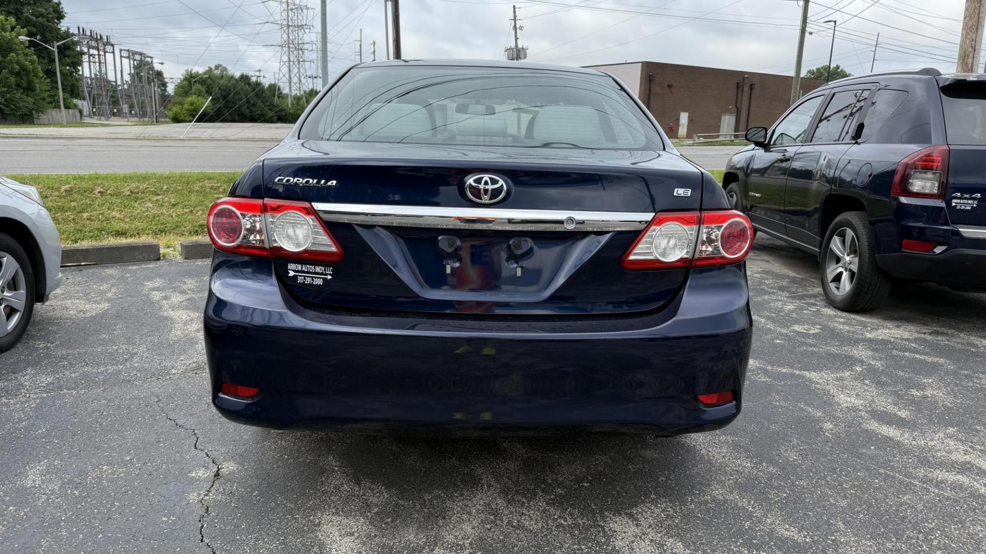 2013 BLUE /GRAY Toyota Corolla LE (2T1BU4EE6DC) with an 1.8L L4 DOHC 16V engine, 5-Speed Manual transmission, located at 2710A Westlane Rd., Indianapolis, IN, 46268, (317) 291-2000, 39.885670, -86.208160 - Photo#3