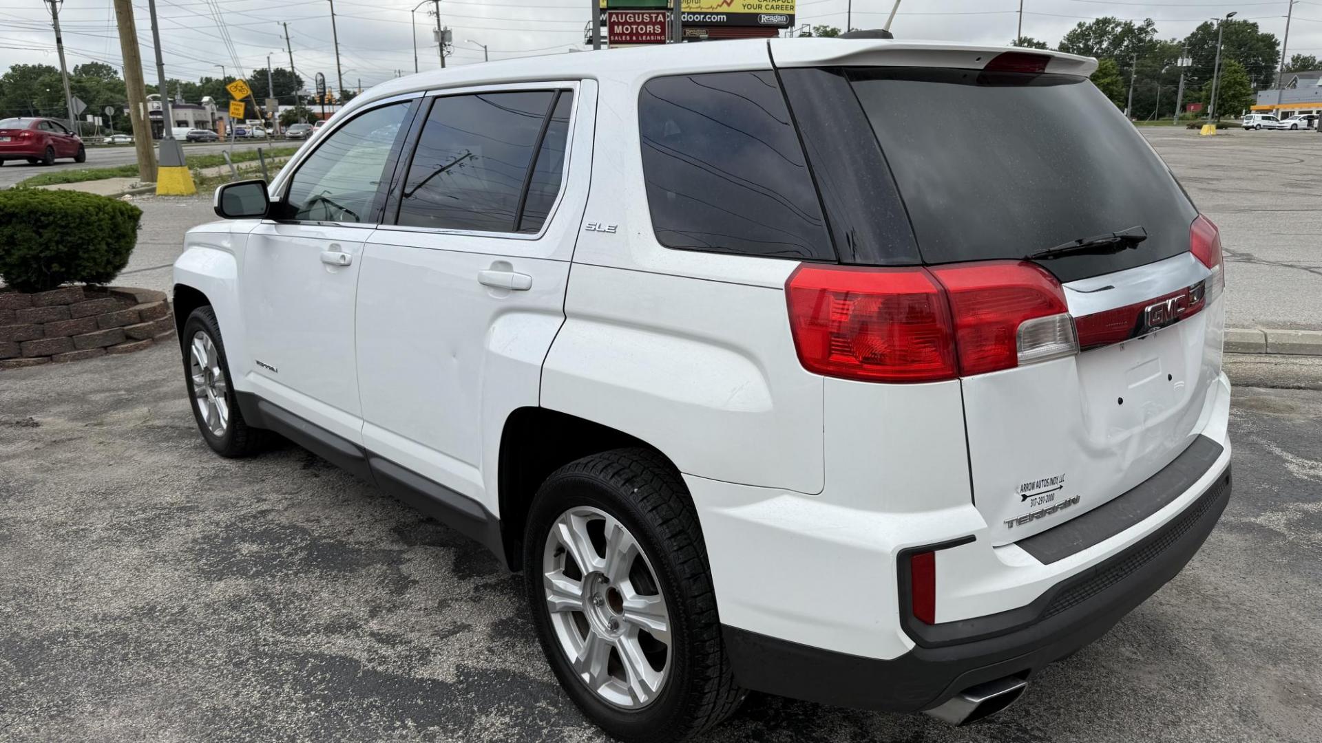2017 WHITE /BLACK GMC Terrain SLE1 FWD (2GKALMEK1H6) with an 2.4L L4 DOHC 16V engine, 6A transmission, located at 2710A Westlane Rd., Indianapolis, IN, 46268, (317) 291-2000, 39.885670, -86.208160 - Photo#7