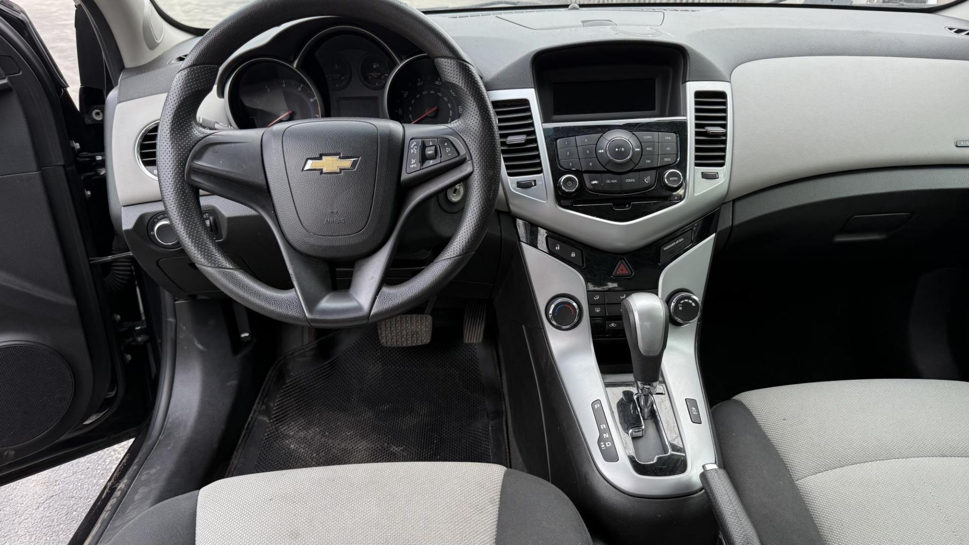 2011 BLACK /BLACK Chevrolet Cruze 2LS (1G1PC5SH5B7) with an 1.8L L4 DOHC 16V FFV engine, 6-Speed Automatic transmission, located at 2710A Westlane Rd., Indianapolis, IN, 46268, (317) 291-2000, 39.885670, -86.208160 - Photo#6
