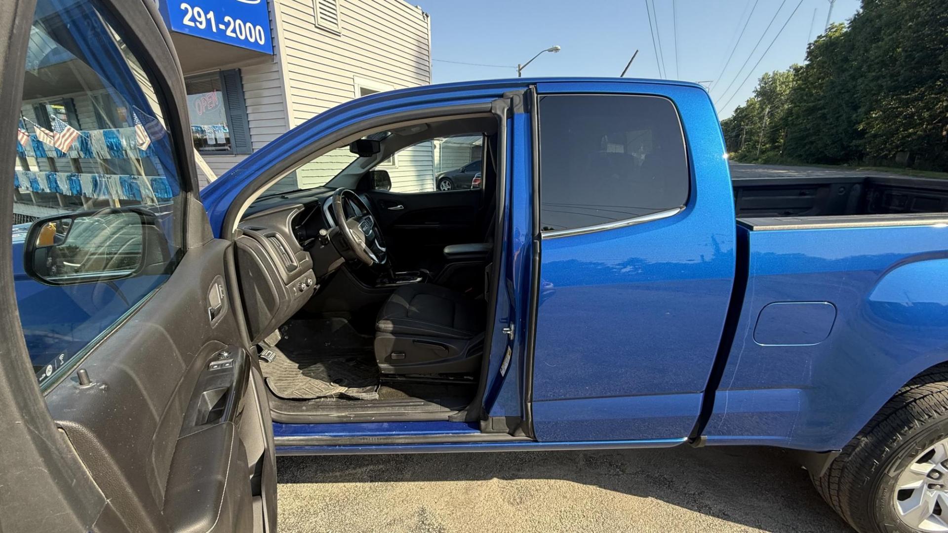 2018 BLUE /GRAY GMC Canyon SLE Ext. Cab 4WD (1GTH6CEN4J1) with an 3.6L V6 DOHC 24V engine, 6A transmission, located at 2710A Westlane Rd., Indianapolis, IN, 46268, (317) 291-2000, 39.885670, -86.208160 - Photo#3