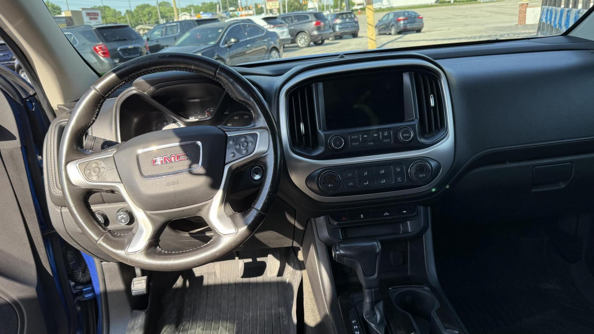 2018 BLUE /GRAY GMC Canyon SLE Ext. Cab 4WD (1GTH6CEN4J1) with an 3.6L V6 DOHC 24V engine, 6A transmission, located at 2710A Westlane Rd., Indianapolis, IN, 46268, (317) 291-2000, 39.885670, -86.208160 - Photo#5