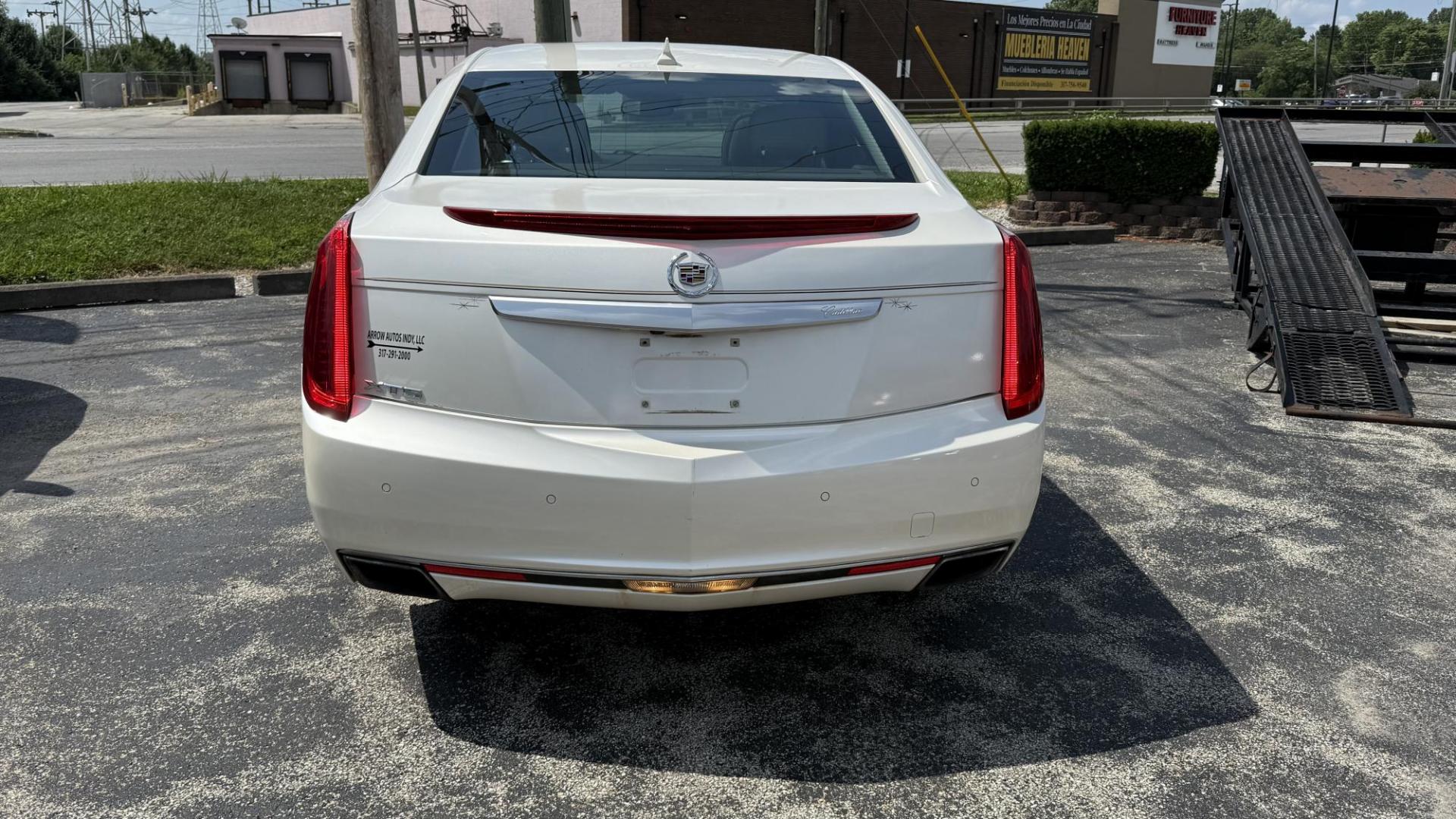 2013 CREAM /CREAM Cadillac XTS Premium (2G61S5S36D9) with an 3.6L V6 DOHC 24V engine, 6-Speed Automatic transmission, located at 2710A Westlane Rd., Indianapolis, IN, 46268, (317) 291-2000, 39.885670, -86.208160 - Photo#3