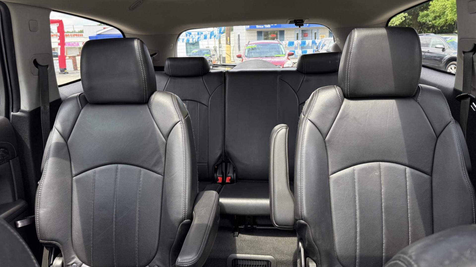 2013 GRAY /GRAY Buick Enclave Premium AWD (5GAKVDKD6DJ) with an 3.6L V6 DOHC 24V engine, 6-Speed Automatic Overdrive transmission, located at 2710A Westlane Rd., Indianapolis, IN, 46268, (317) 291-2000, 39.885670, -86.208160 - Photo#8