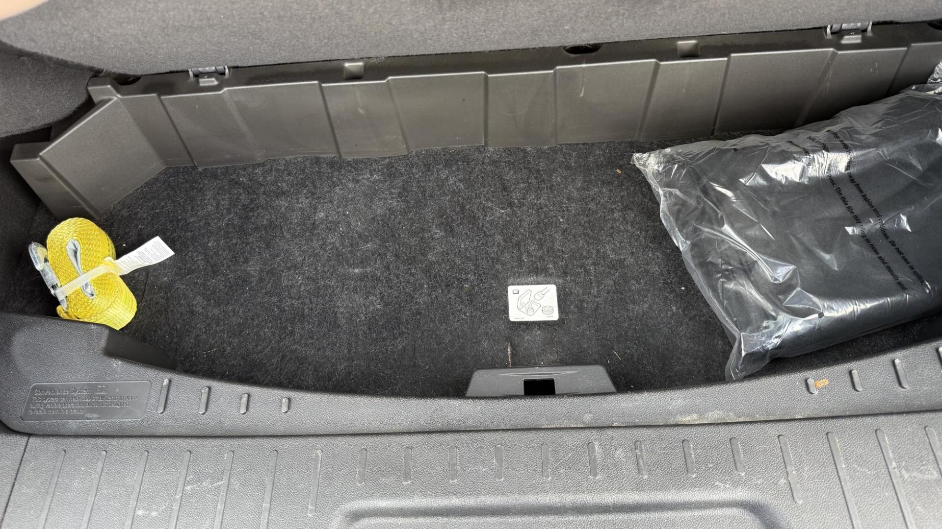 2013 GRAY /GRAY Buick Enclave Premium AWD (5GAKVDKD6DJ) with an 3.6L V6 DOHC 24V engine, 6-Speed Automatic Overdrive transmission, located at 2710A Westlane Rd., Indianapolis, IN, 46268, (317) 291-2000, 39.885670, -86.208160 - Photo#9