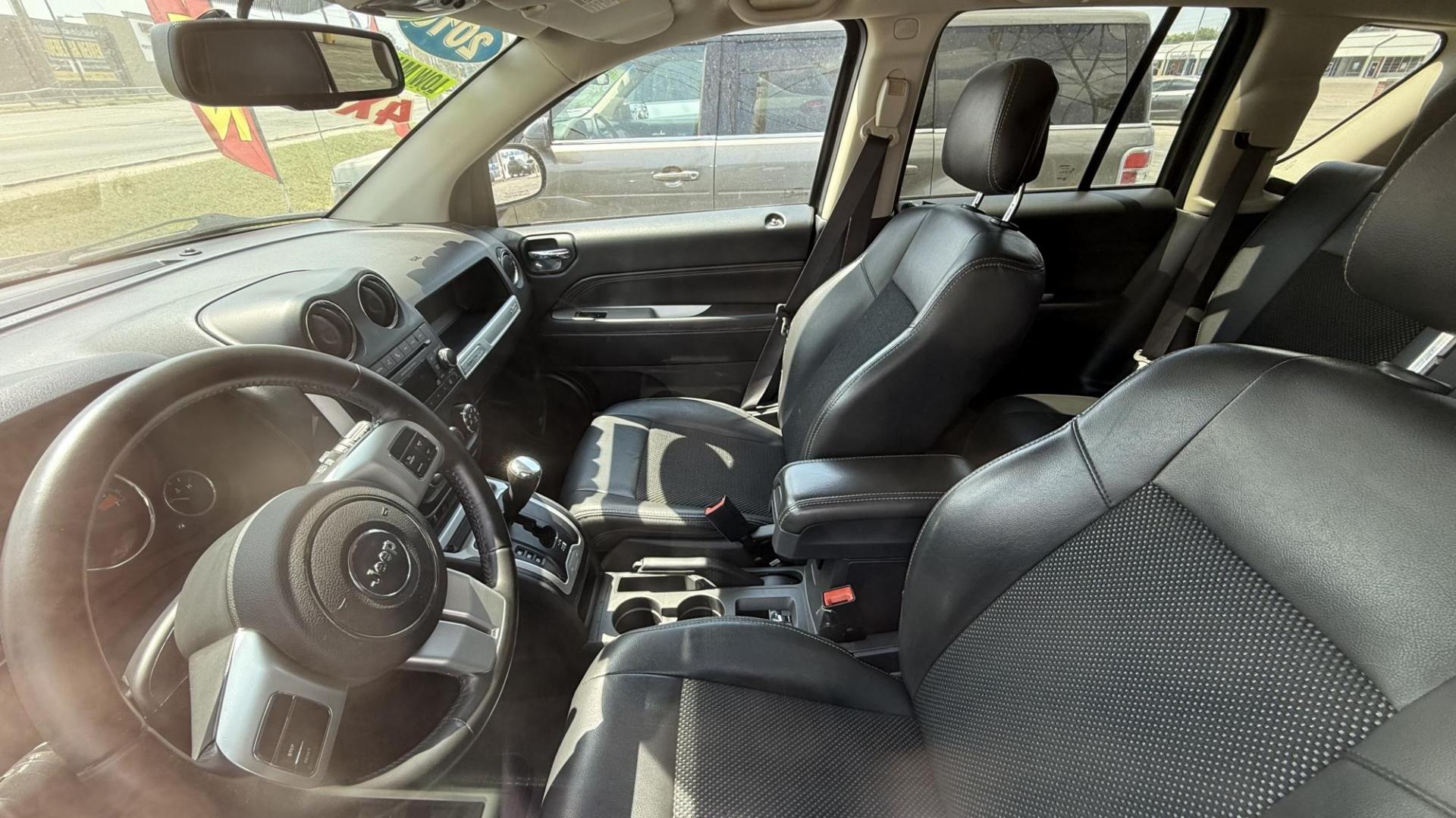2016 BLACK /BLACK Jeep Compass Latitude 4WD (1C4NJDEB5GD) with an 2.4L L4 DOHC 16V engine, 6A transmission, located at 2710A Westlane Rd., Indianapolis, IN, 46268, (317) 291-2000, 39.885670, -86.208160 - Photo#6