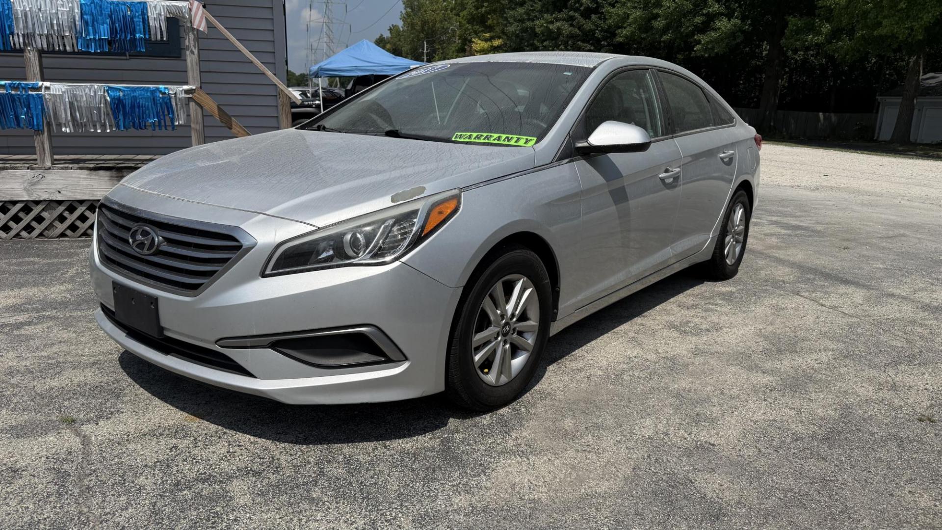 2017 SILVER /GRAY Hyundai Sonata SE (5NPE24AF4HH) with an 2.4L L4 DOHC 16V engine, 7A transmission, located at 2710A Westlane Rd., Indianapolis, IN, 46268, (317) 291-2000, 39.885670, -86.208160 - Photo#0