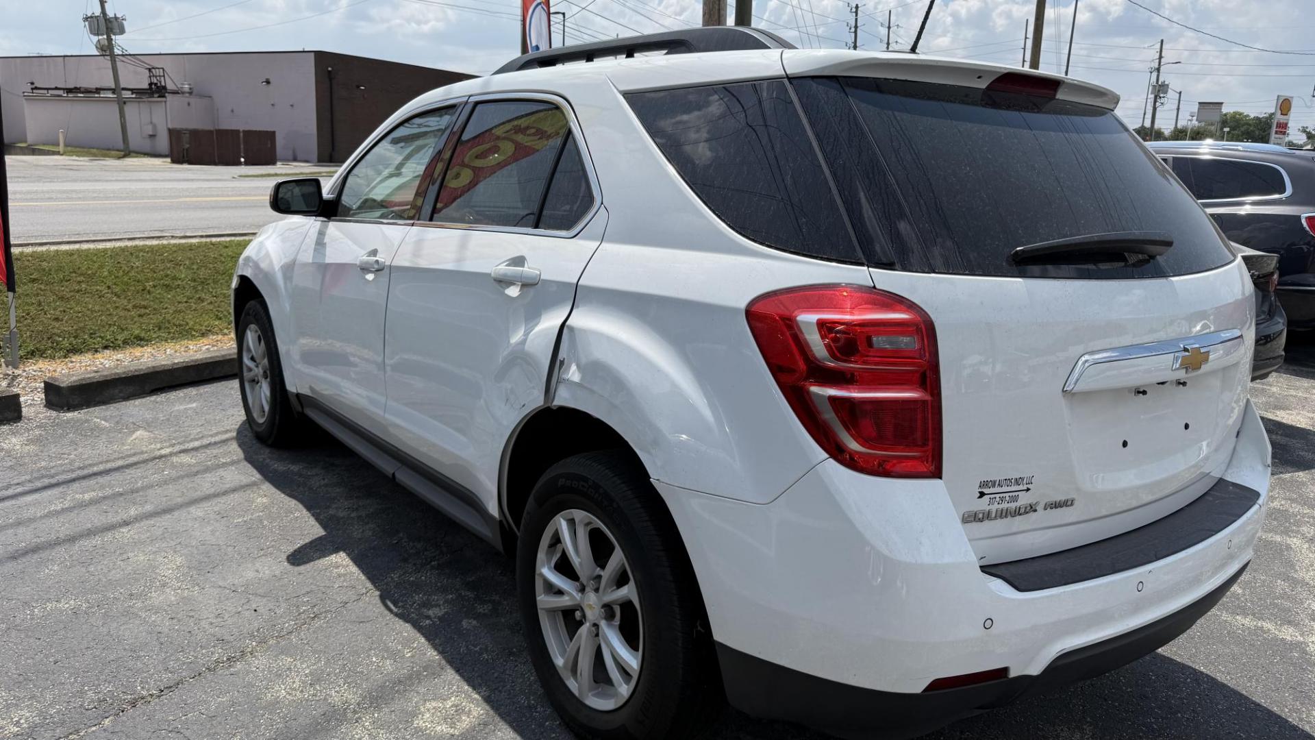 2017 WHITE /BLACK Chevrolet Equinox LT AWD (2GNFLFEKXH6) with an 2.4L L4 DOHC 16V FFV engine, 6A transmission, located at 2710A Westlane Rd., Indianapolis, IN, 46268, (317) 291-2000, 39.885670, -86.208160 - Photo#5